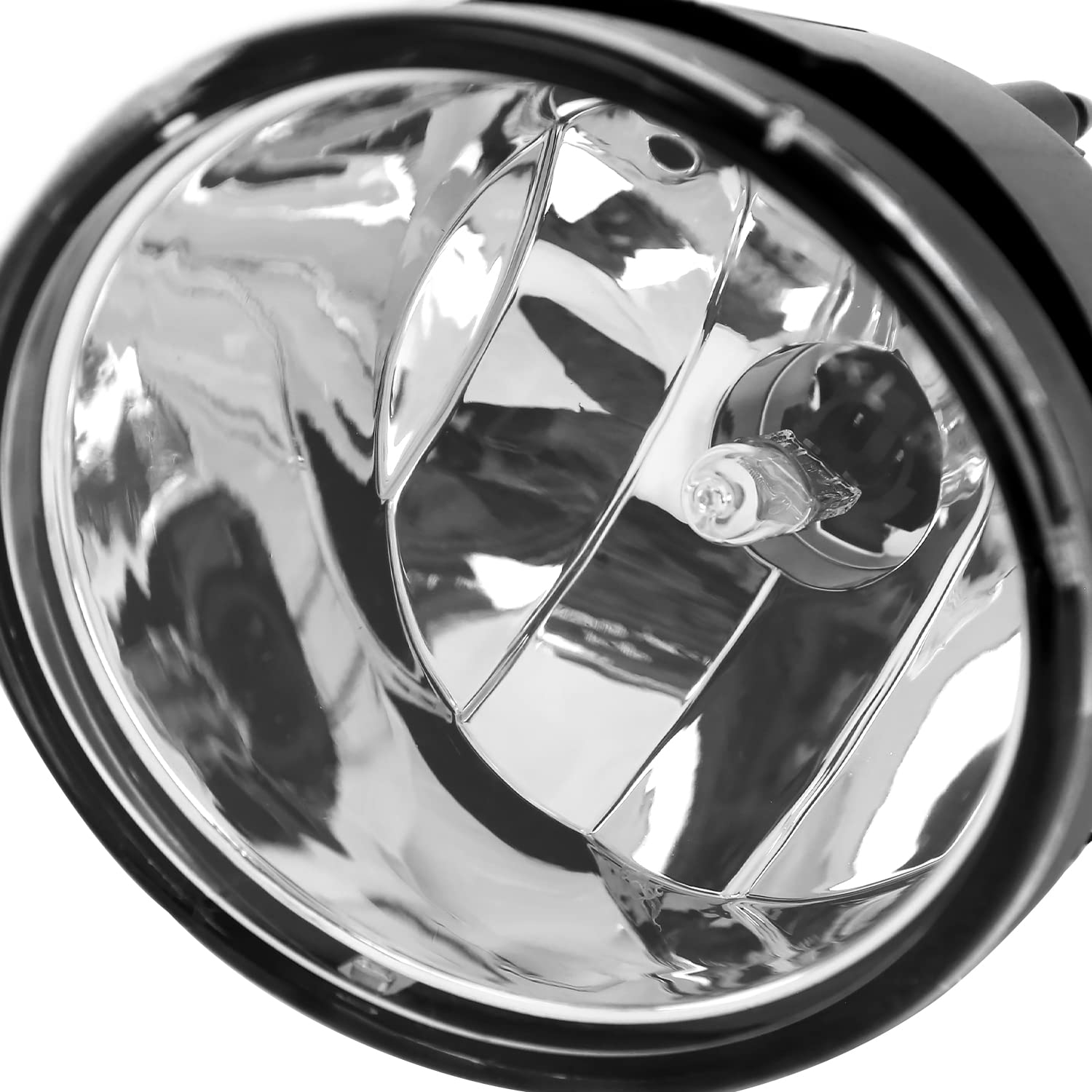 Fog Lights Spec-D Tuning Chrome Compatible with 2005-2007 Nissan Armada, 2004-2015 Titan, L+R Pair Assembly