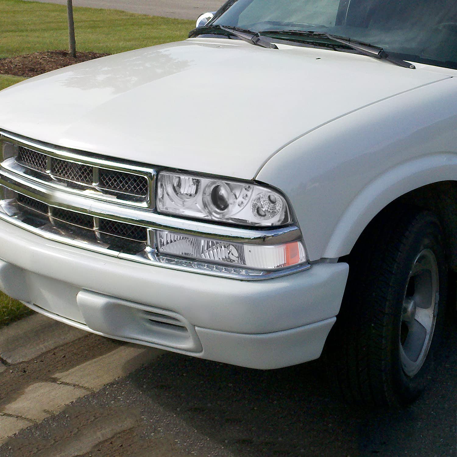 Chrome Halo SMD LED Projector Headlights + Chrome Bumper Lights SPEC-D TUNING Compatible with 1998-2004 Chevy S10, Left + Right Pair Headlamps Assembly