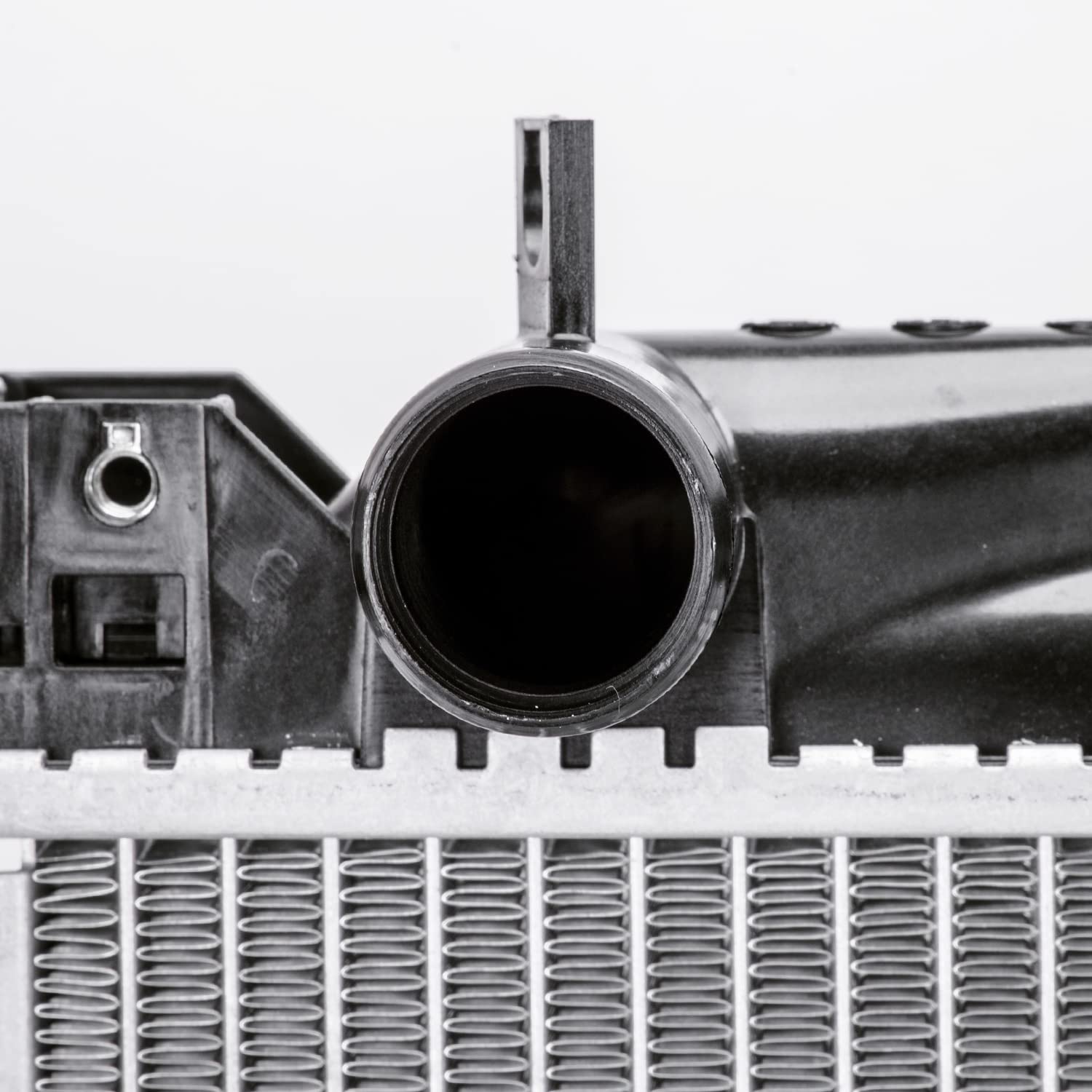 Radiator TYC 2506 Compatible with 1999-2004 Chevrolet Geo Tracker