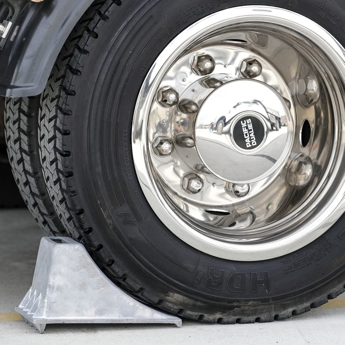 Aluminum Wheel Chock Buyers Products WC1588, 8.5 x 15 x 8.25 Inch, Steep Slope Chock for Tractors, Trailers and Vehicle Maintenance and Storage, Includes Extra Strength Rugged Teeth