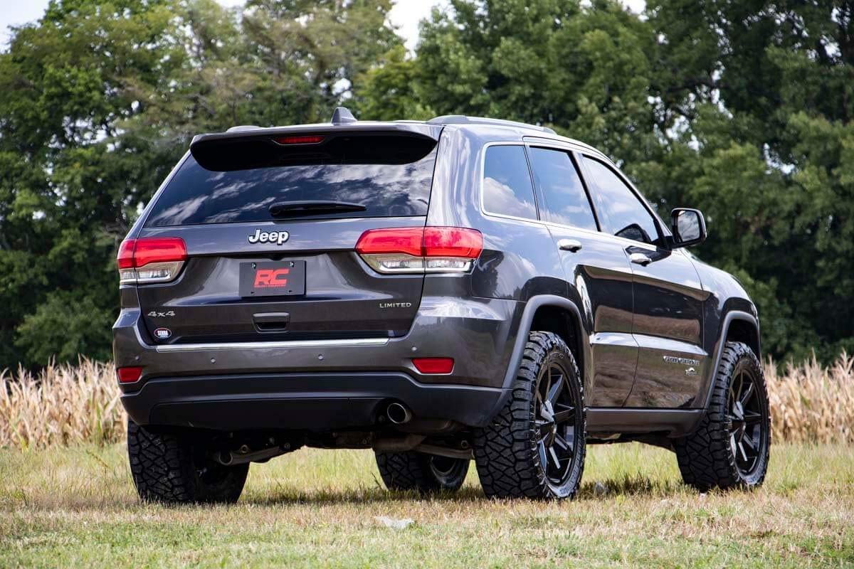 2.5 Rough Country Lift Kit w/N3 Struts for 11-15 Jeep Grand Cherokee WK2-91130