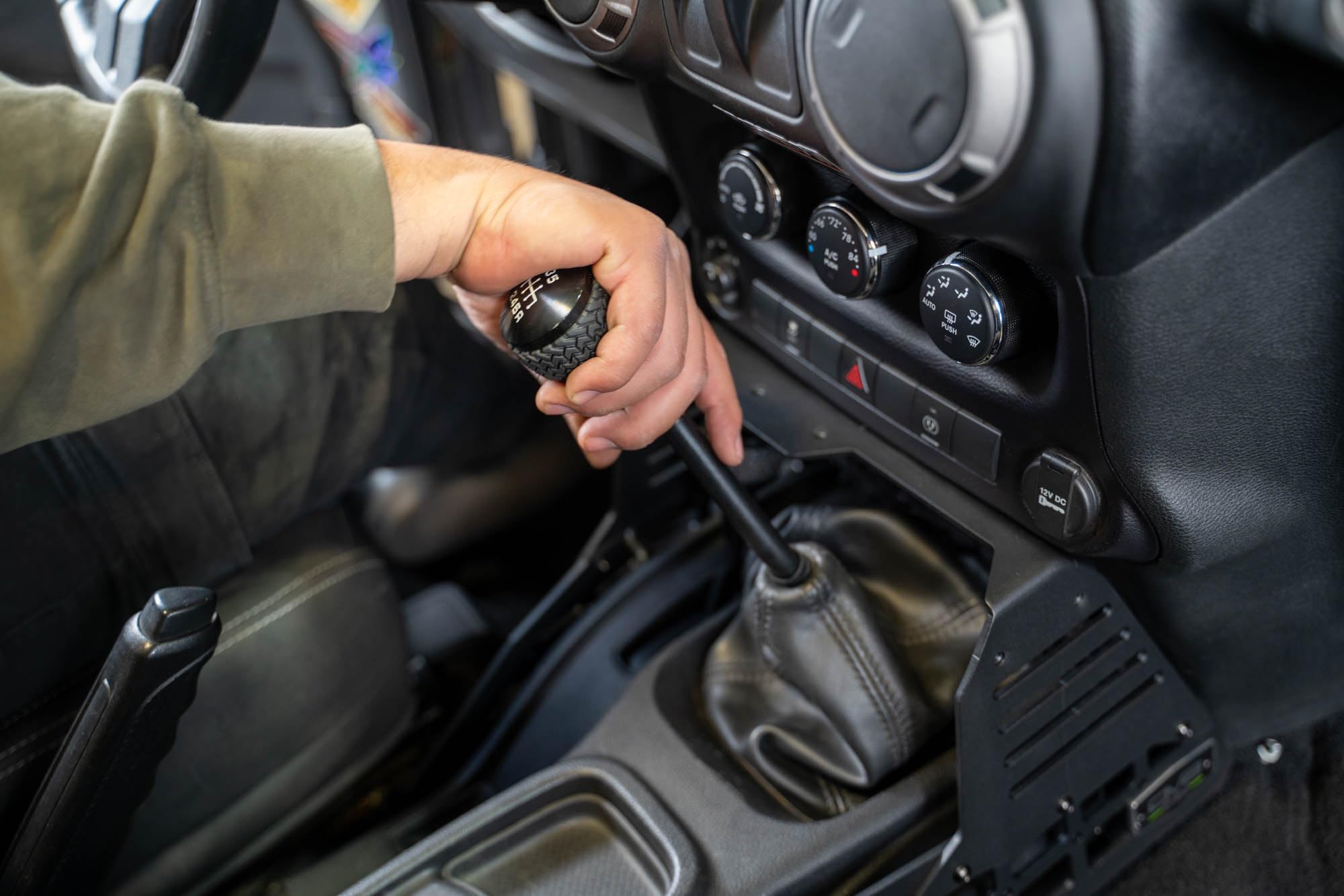 Center Console Molle Panels & Device Bridge DV8 Offroad for The 2007-2018 Jeep Wrangler JK | Manual & Automatic Transmissions | Mounts for Device Holders for Phones, GPS, CB/Ham Radio, Tablet, etc