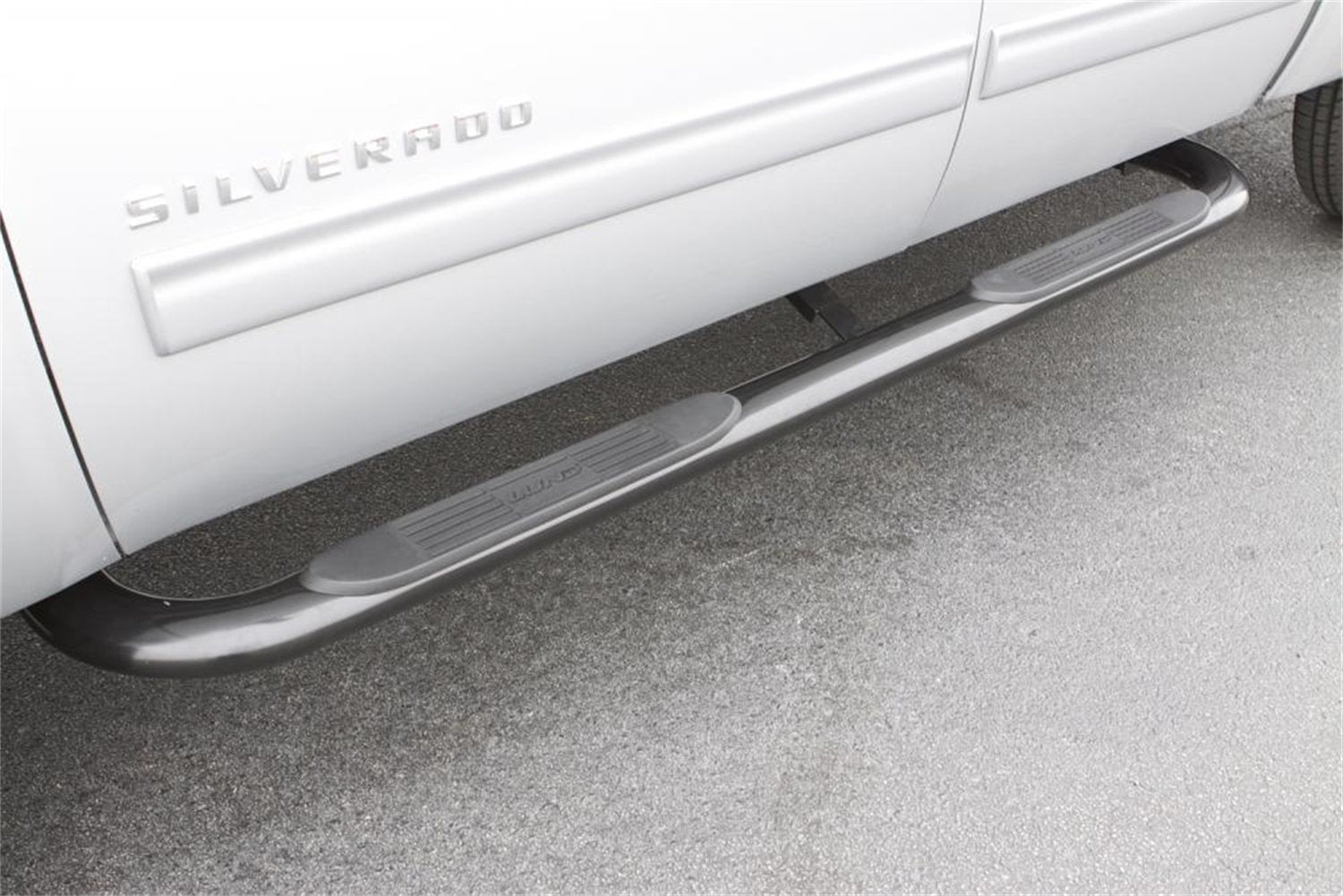 Lund 23276453 Steel Polished Stainless 4" Oval Curved Nerf Bars for 2019 Silverado 1500 Double Cab