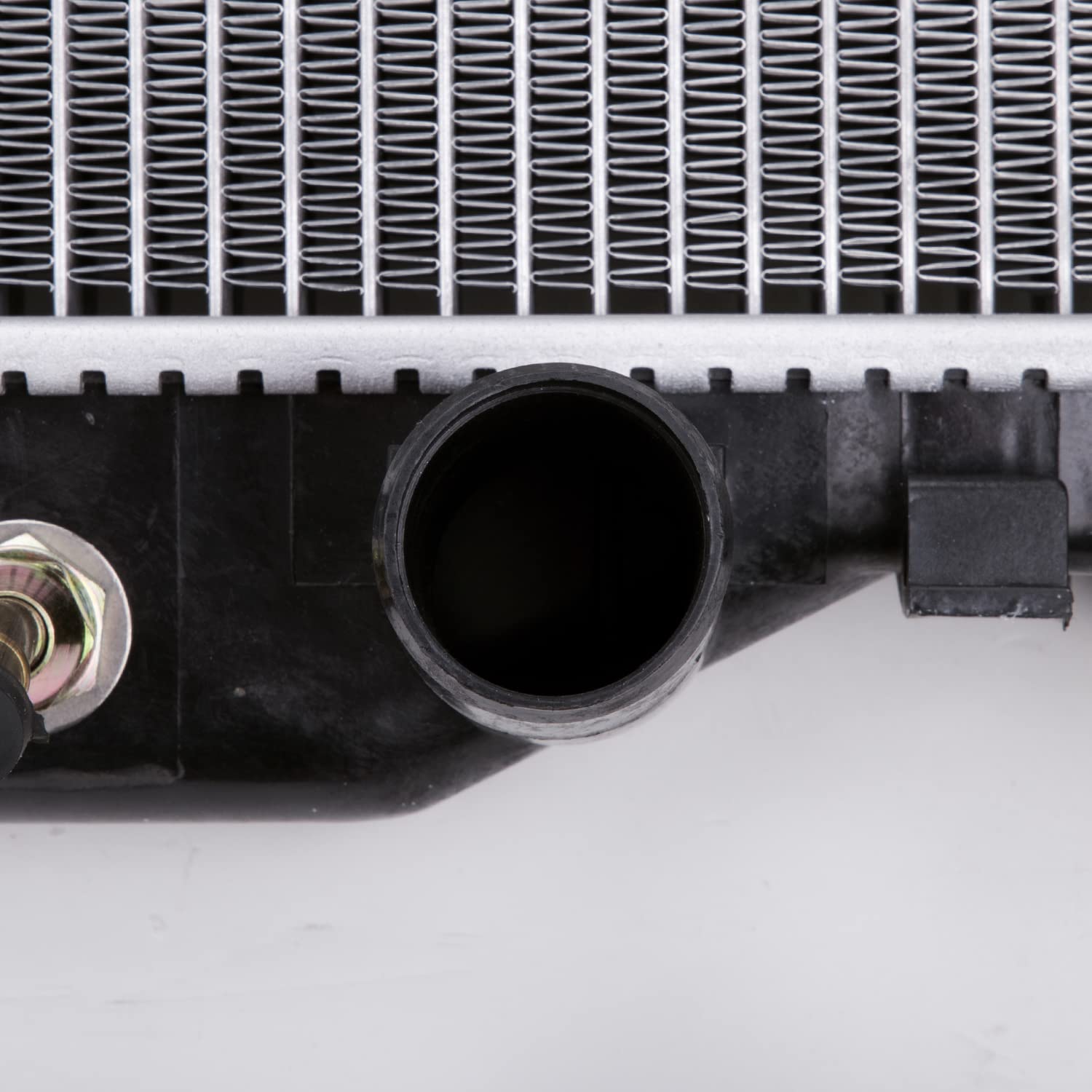 Radiator TYC 1918 Compatible with 1995-1997 Toyota Land Cruiser