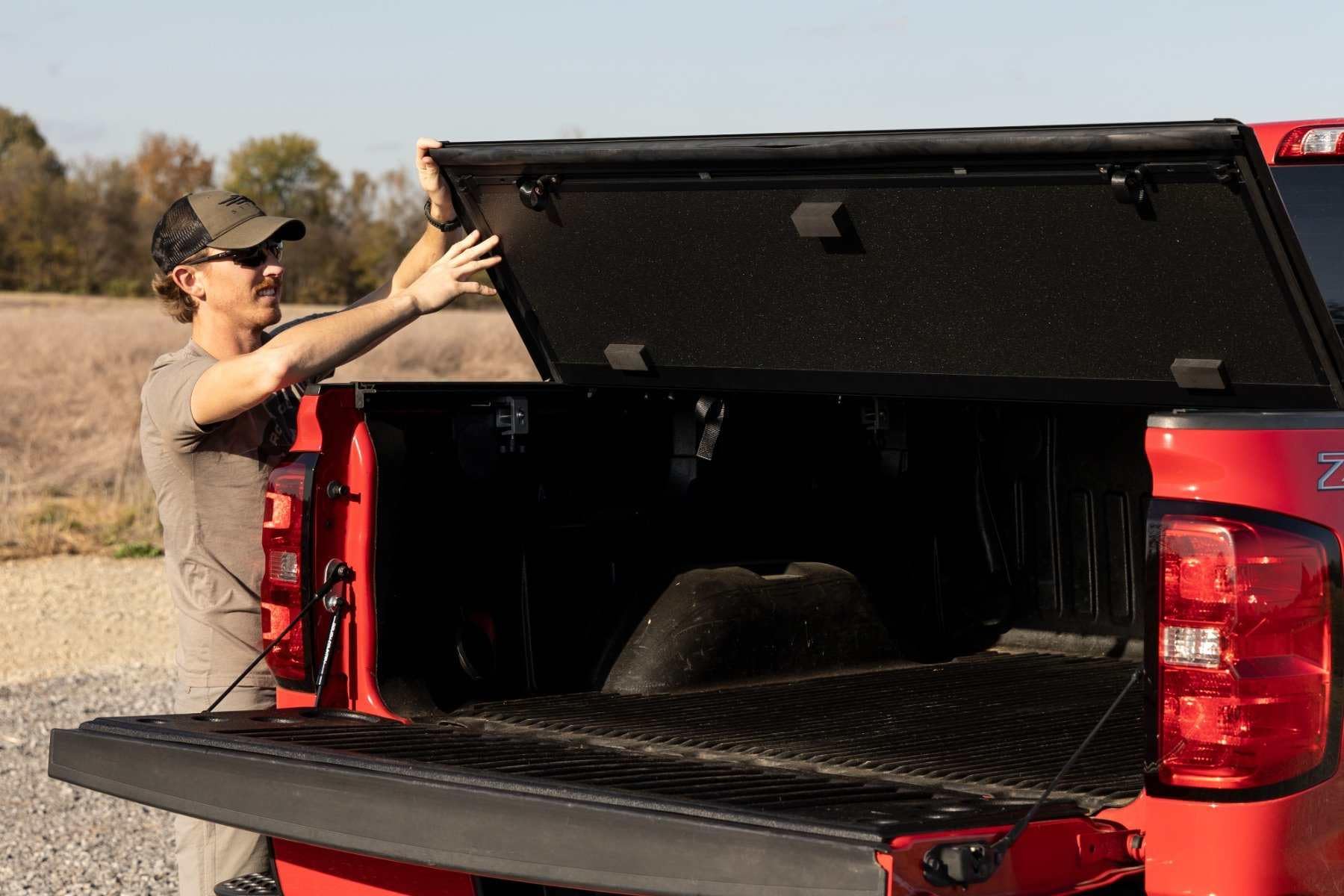 Rough Country Hard Tri-Fold Tonneau Cover for Chevy Silverado & GMC 1500/2500HD/3500HD (2014-2019) - Aluminum Flip-Up Bed Cover, Fits 6'7 (78.8-78.9") Bed w/Rail Caps