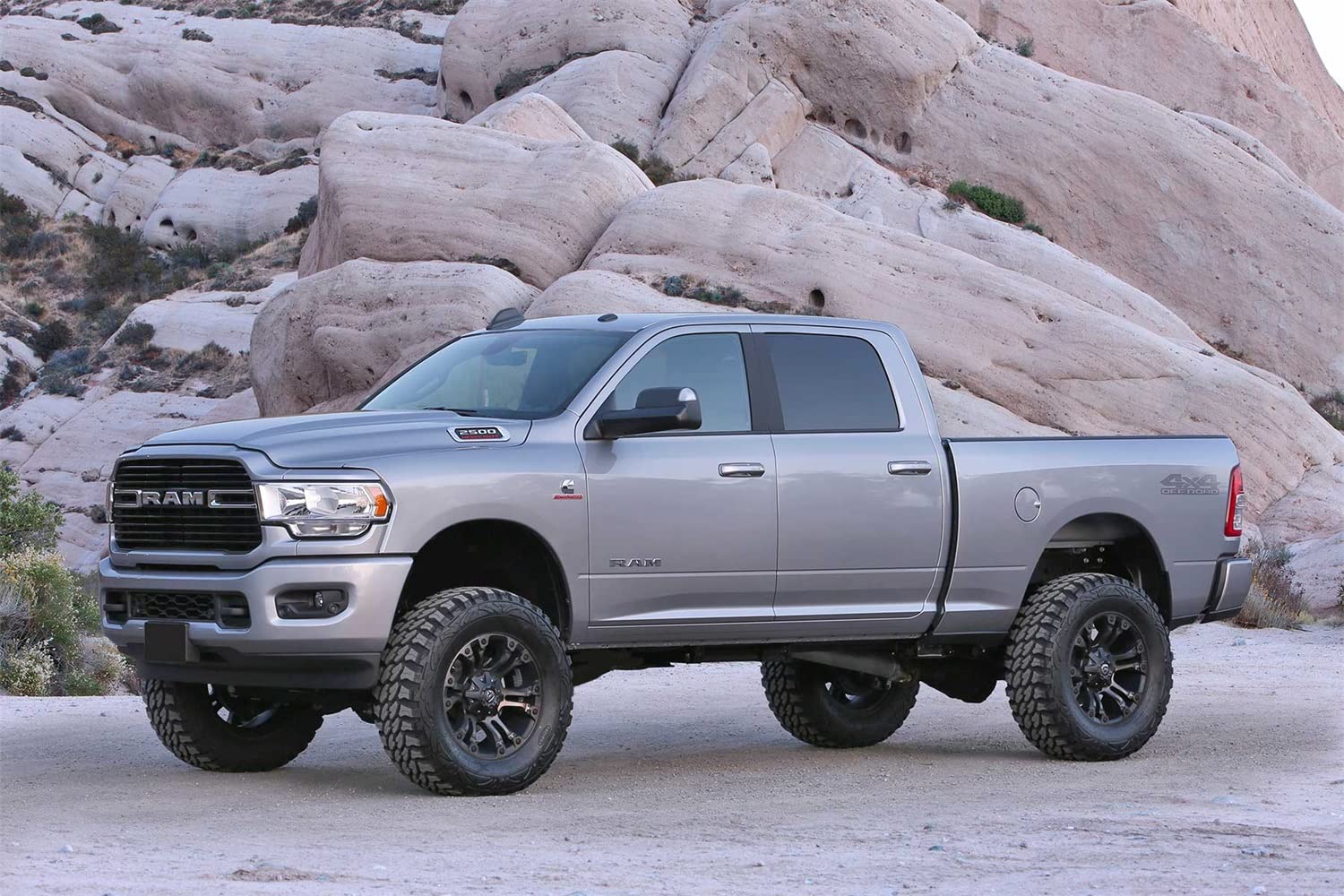 Fabtech K3173 Lift System Basic w/Shocks 5 in. Lift w/Performance Basic Lift System w/Shocks
