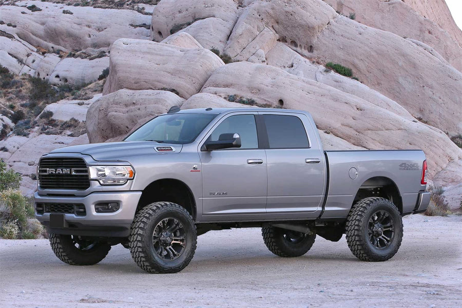 Fabtech K3173 Lift System Basic w/Shocks 5 in. Lift w/Performance Basic Lift System w/Shocks