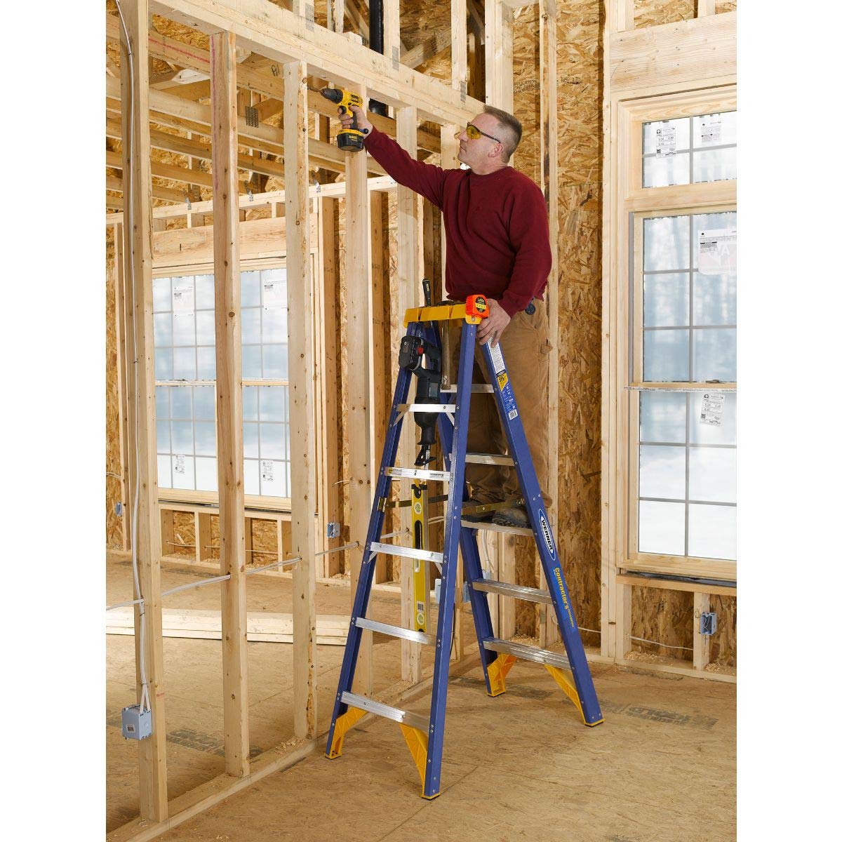 Old Blue Series Werner OBCN06 375-Duty Rating Type IAA Contractors Job Station Fiberglass Stepladder, 6-Foot