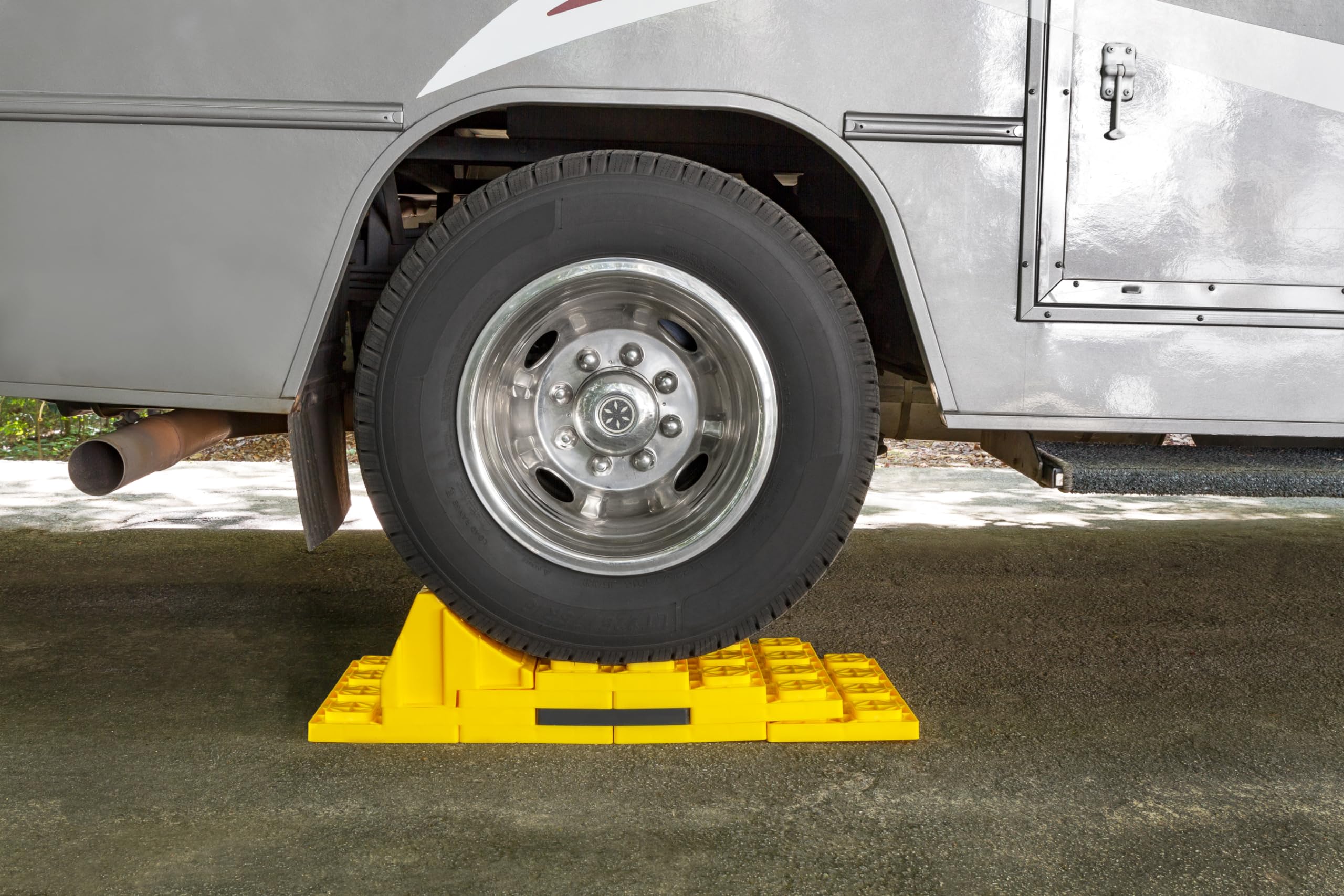 Camco Leveling Block Camper/RV Wheel Chocks - Stabilize & Center Wheels Easier - Helps Eliminate Dangerous Tire Movement - Sized for Larger Vehicle Tires - 2-Pack (44401)