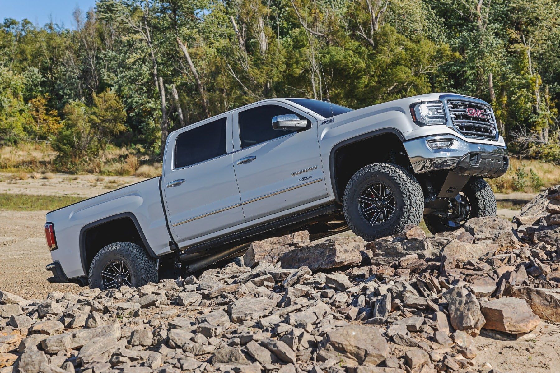 7" Lift Kit with Vertex Coilovers/V2 Rear Shocks for Chevy Silverado & GMC Sierra 1500 Rough Country (2016-2018 w/Stamped Steel Control Arms)