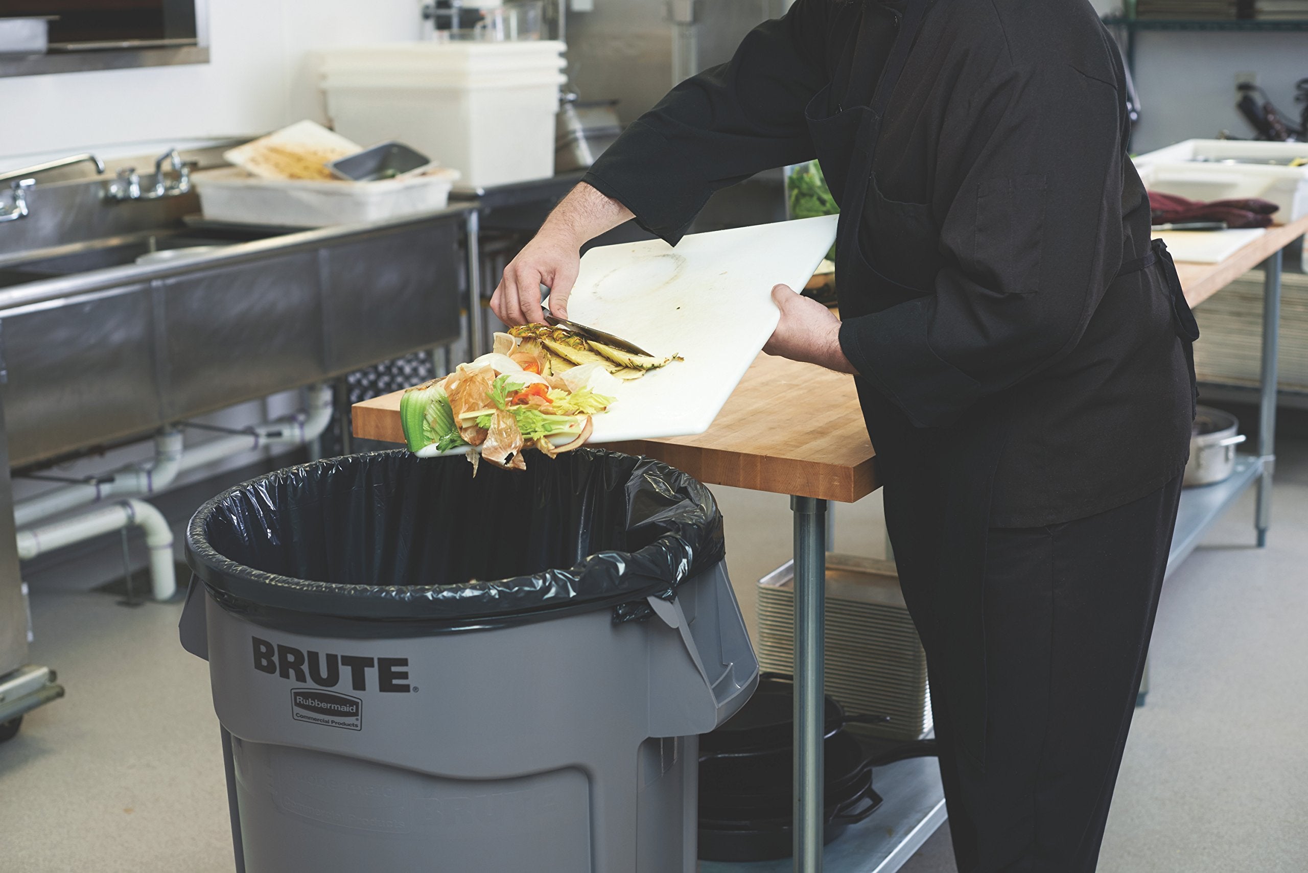 BRUTE Heavy-Duty Round Trash/Garbage Lid, Rubbermaid Commercial Products, 10-Gallon, Gray, Outdoor Waste Container for Home/Garage/Mall/Office/Stadium/Bathroom