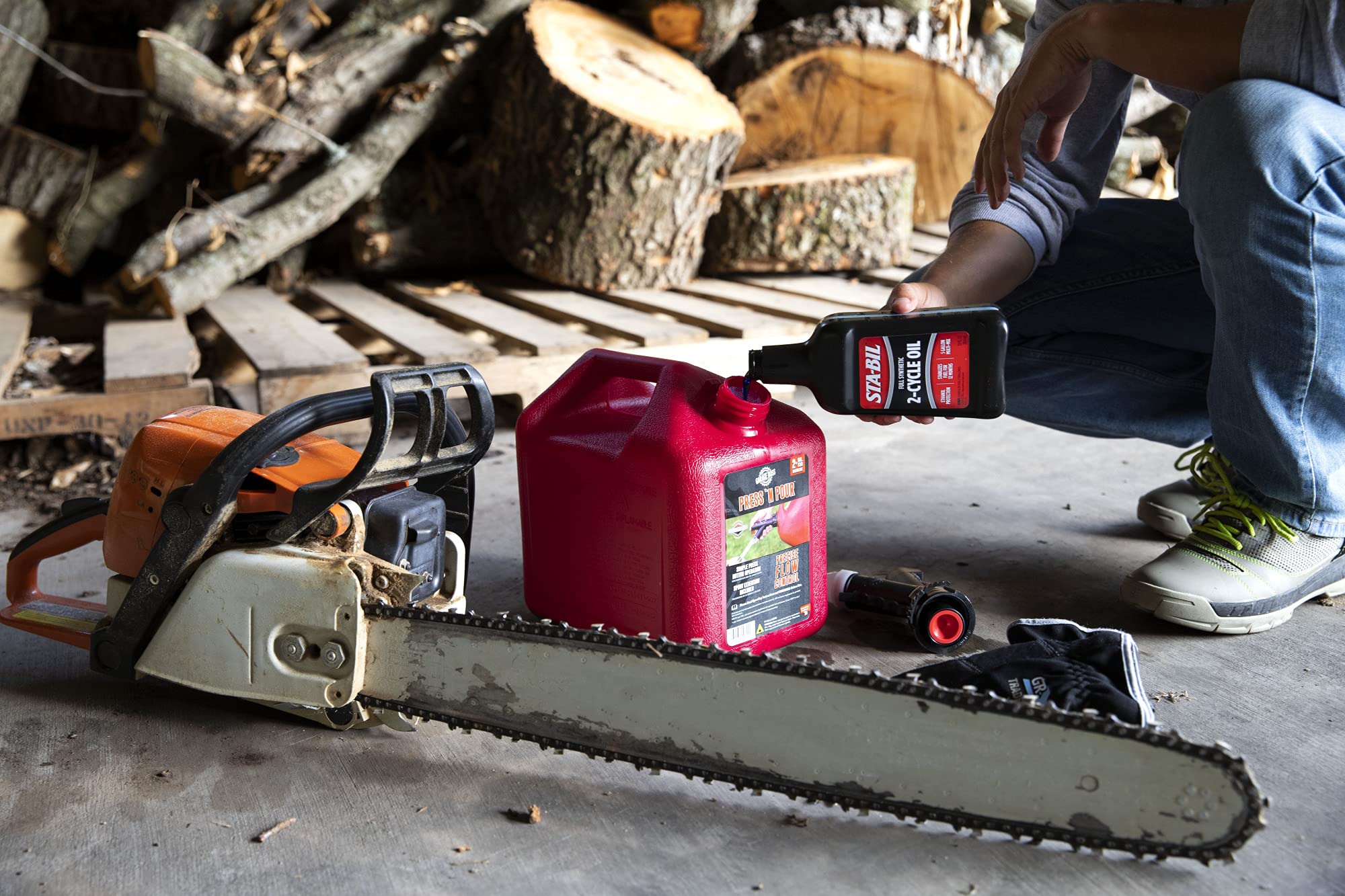 Full Synthetic STA-BIL 2-Cycle Oil - With Fuel Stabilizer For Up To 12 Months Protection - 5 Gallon Multi-Mix - 50:1/40:1 Mix Ratios - Low Smoke Formula, 13 fl. oz. (22404)