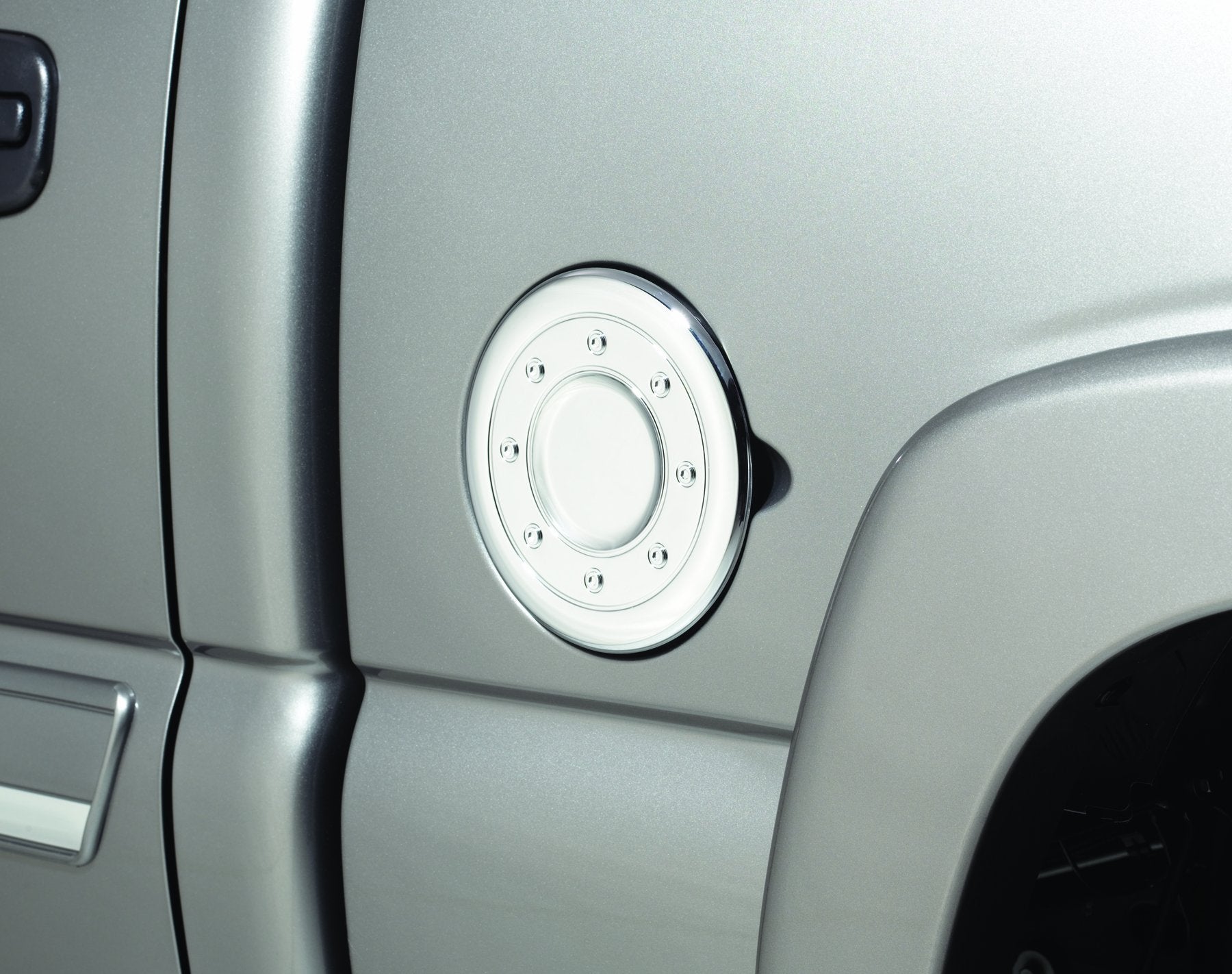 Chrome Covers / Fuel Door Auto Ventshade [AVS] | Fits 2002-2006 Avalanche, 01-06 Suburban/Escalade EXT/Yukon XL,01-07 Silverado/Sierra 1500/2500/3500 Classic/Crew Cab, 1 pc. | Chrome - 688773