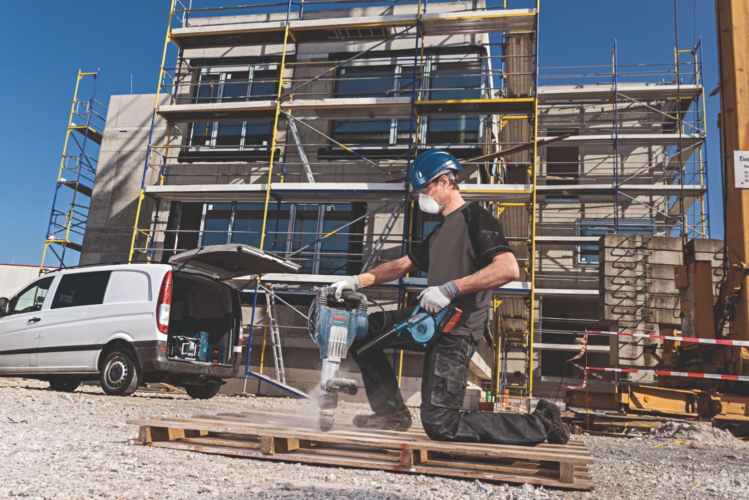 18V BOSCH Cordless Compact Blower GBL18V-71N, 167 MPH (Bare Tool)