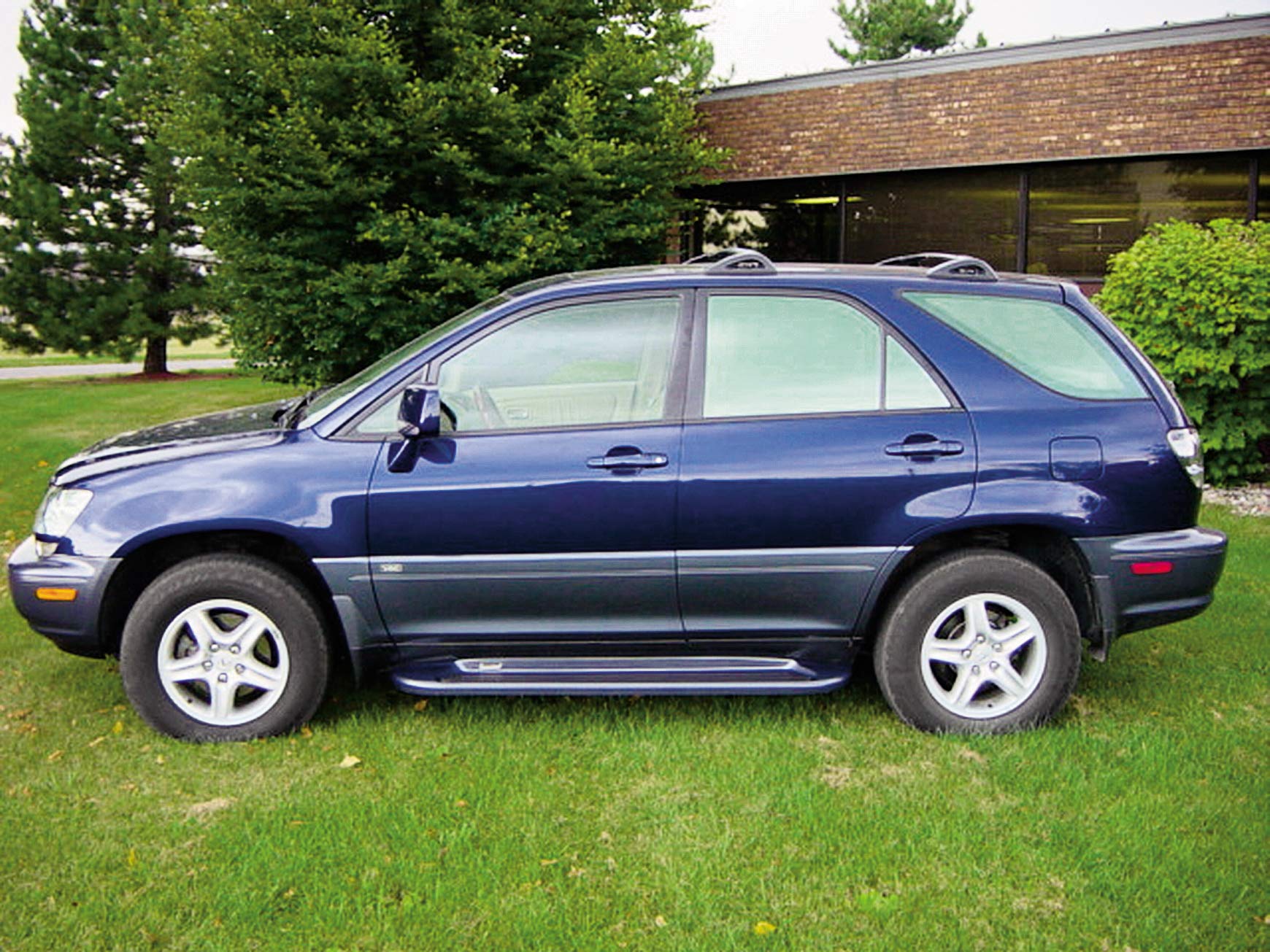 2152 Owens Products Glastep Custom Molded Fiberglass Gray Running Boards 99-03 Lexus Rx300, 1 Pack