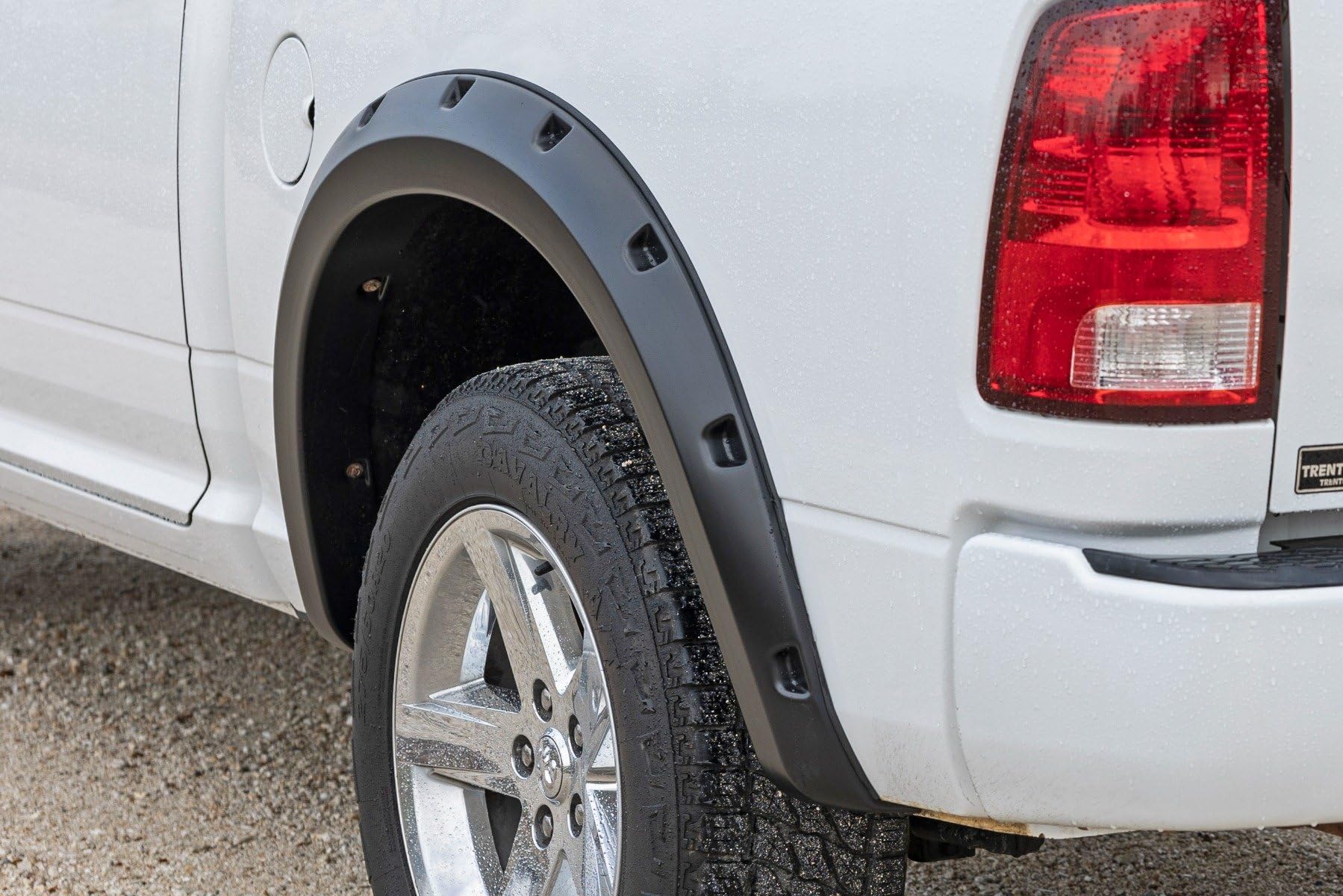 Pocket Fender Flares Rough Country for Ram 1500 2WD/4WD (2009-2018) - Bolt-on Rivet Style Wheel Flares, Flat Black, Set of 4