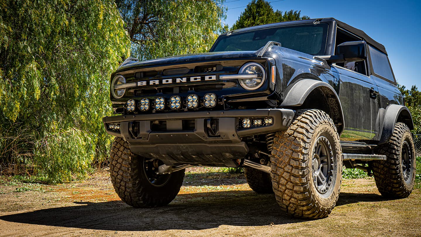 Baja Designs XL Linkable Series 44-7750-UP - Front Bumper Mounted 156W Dual Row Driving/Combo Beam LED Light Bar Kit, With Upfitter (447750UP)