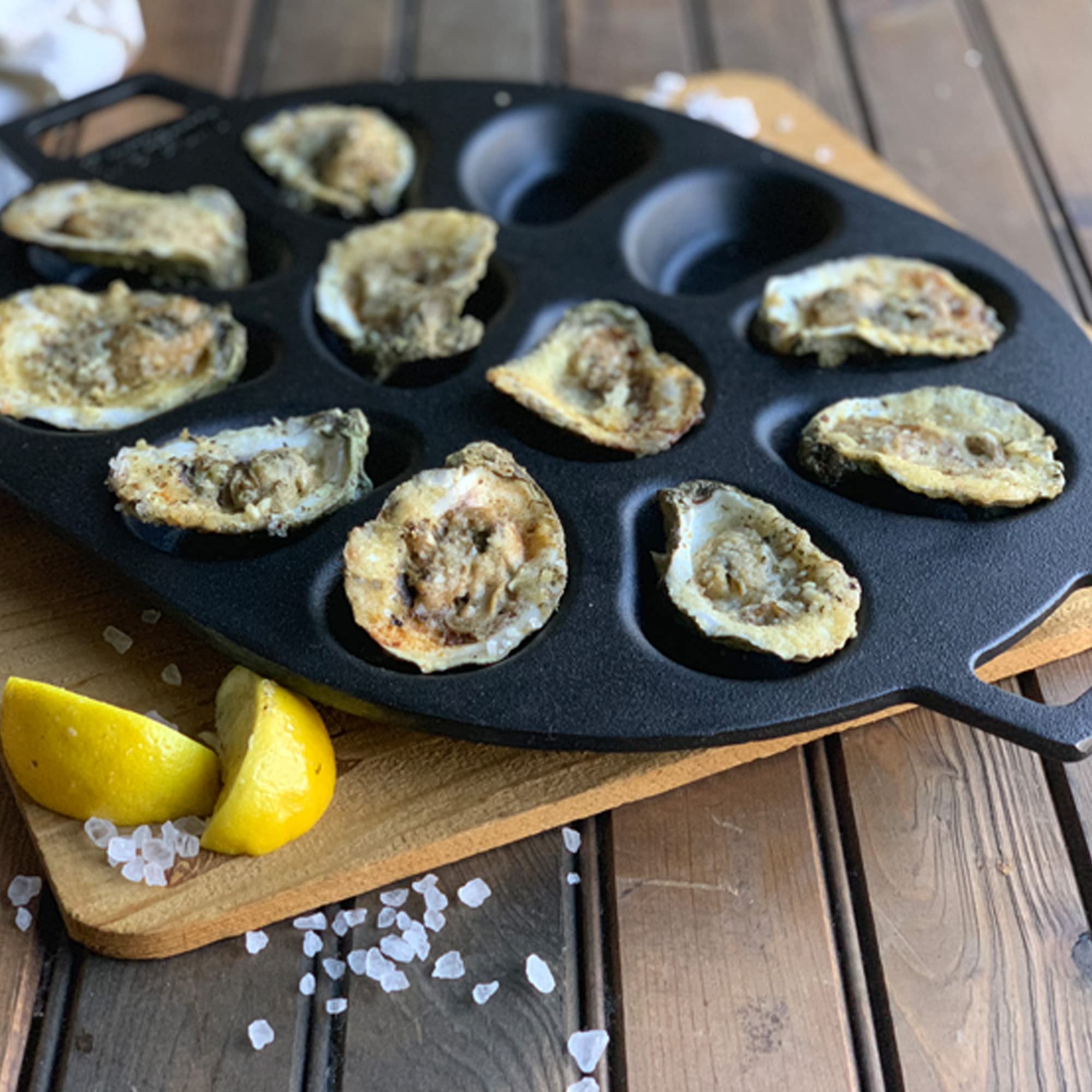 Bayou Classic Oyster Grill Pan 7413 Perfect For Grilling and Serving 12 Oysters or Clams On The Half Shell