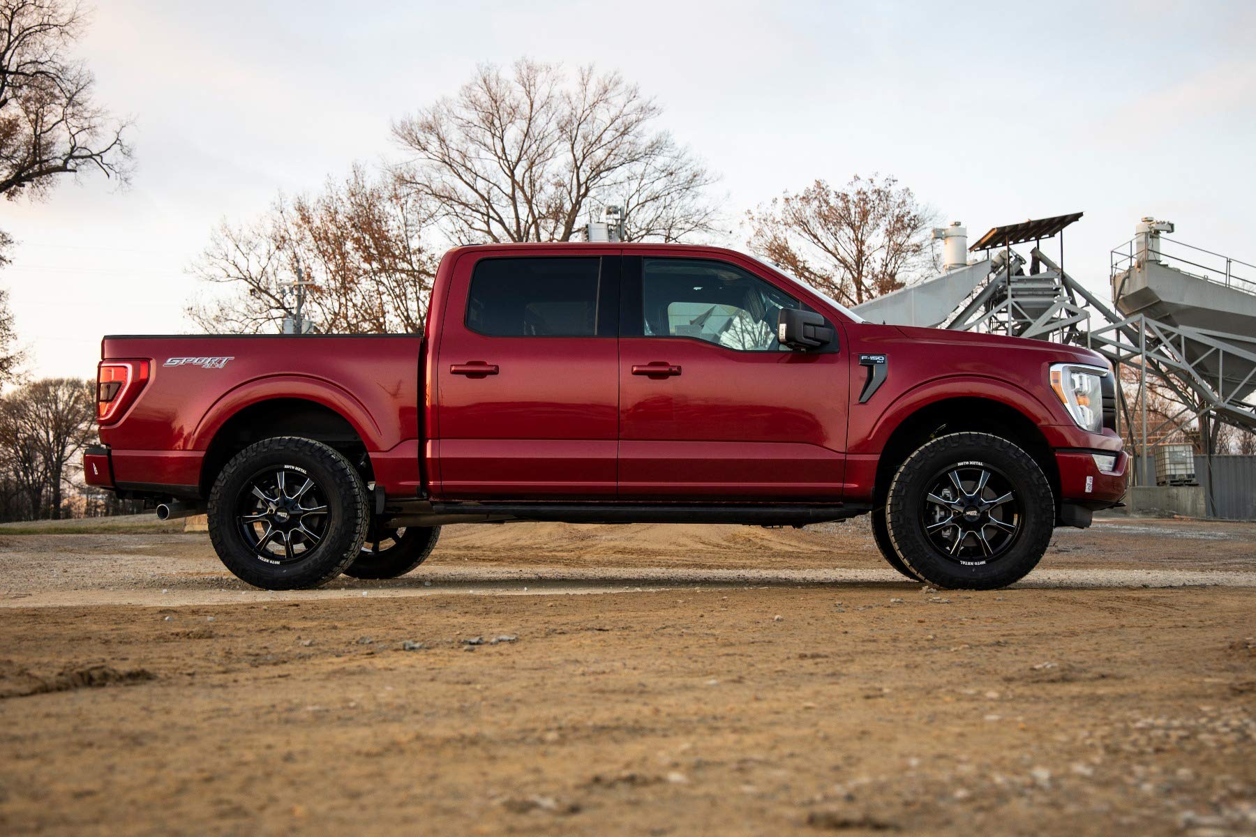 2" Rough Country Suspension Lift Kit with M1 Struts & M1 Rear Shocks for Ford F-150 (2021-2025) 4WD