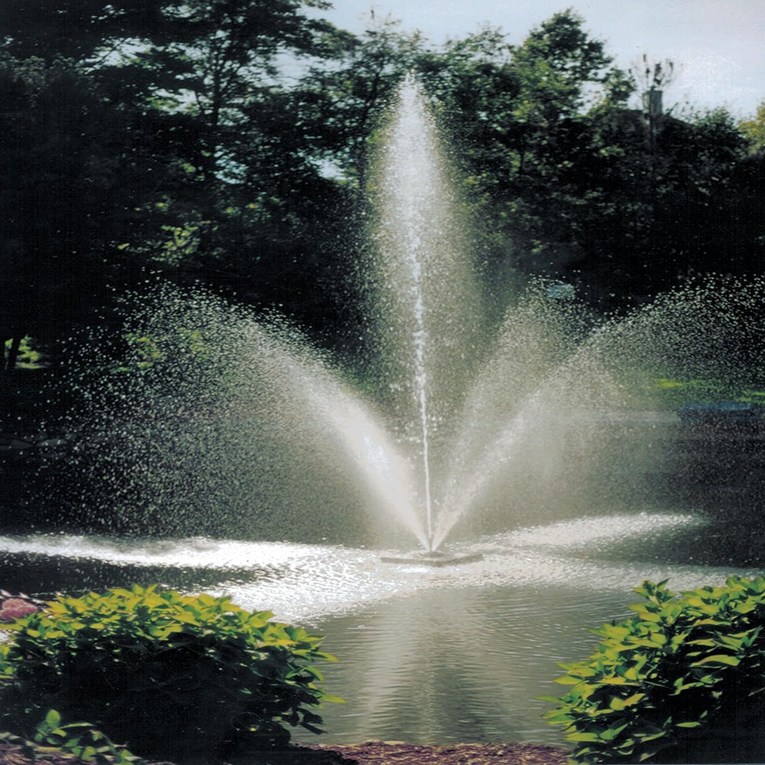 Scott Aerator Big Shot Clover Fountain - 1/2 HP 115V Pond Aerator with 70 ft. Electric Cord |Efficient Pond Aeration System | Aerating Fountain for Lakes & Ponds |Decorative Pond Fountain