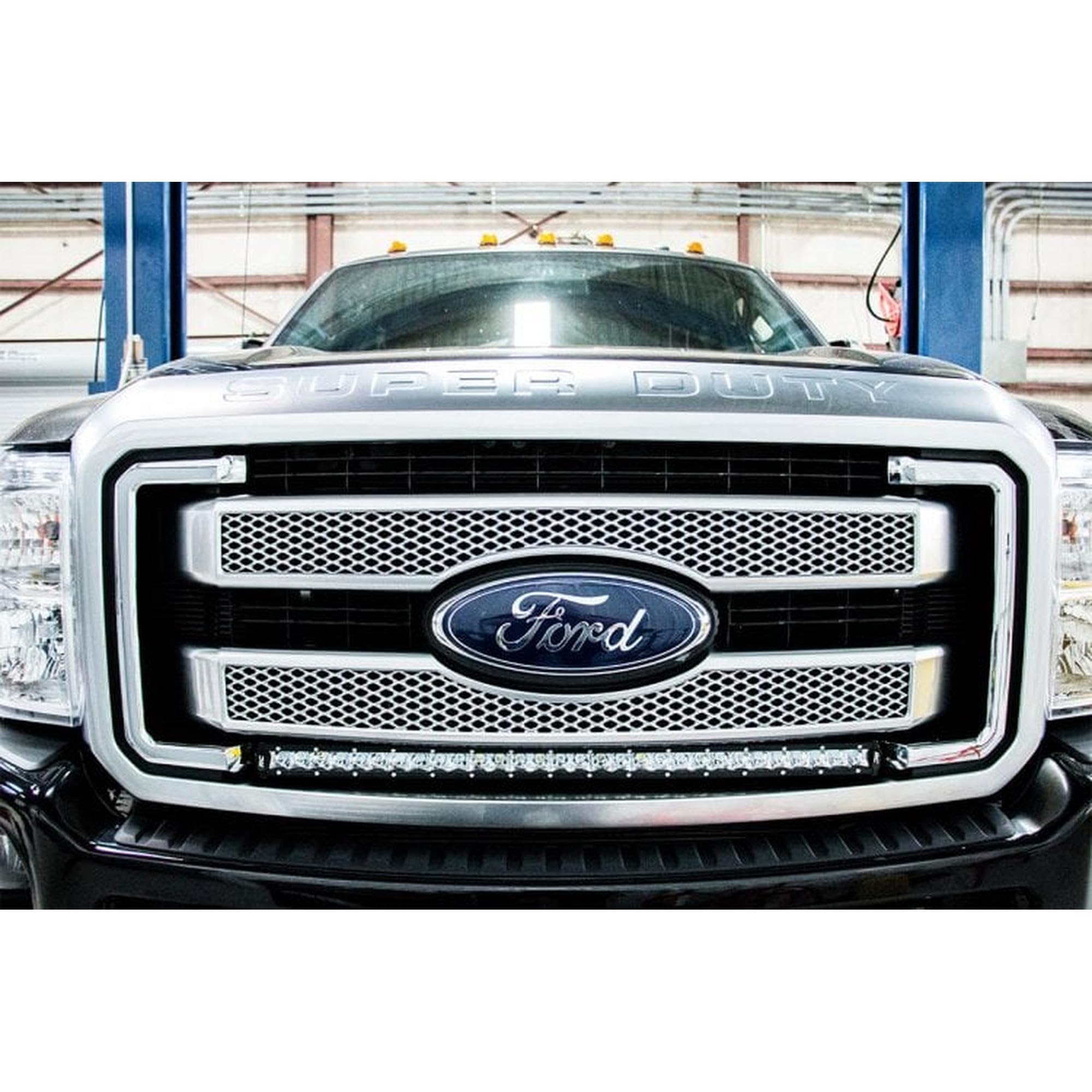 30" Rough Country Curved Dual Row LED Light Bar with Mesh Grille Mount Kit 30" for Ford F-250/F-350 Super Duty (2011-2016) - 30-in Black Series 300w LED Bar, White DRL