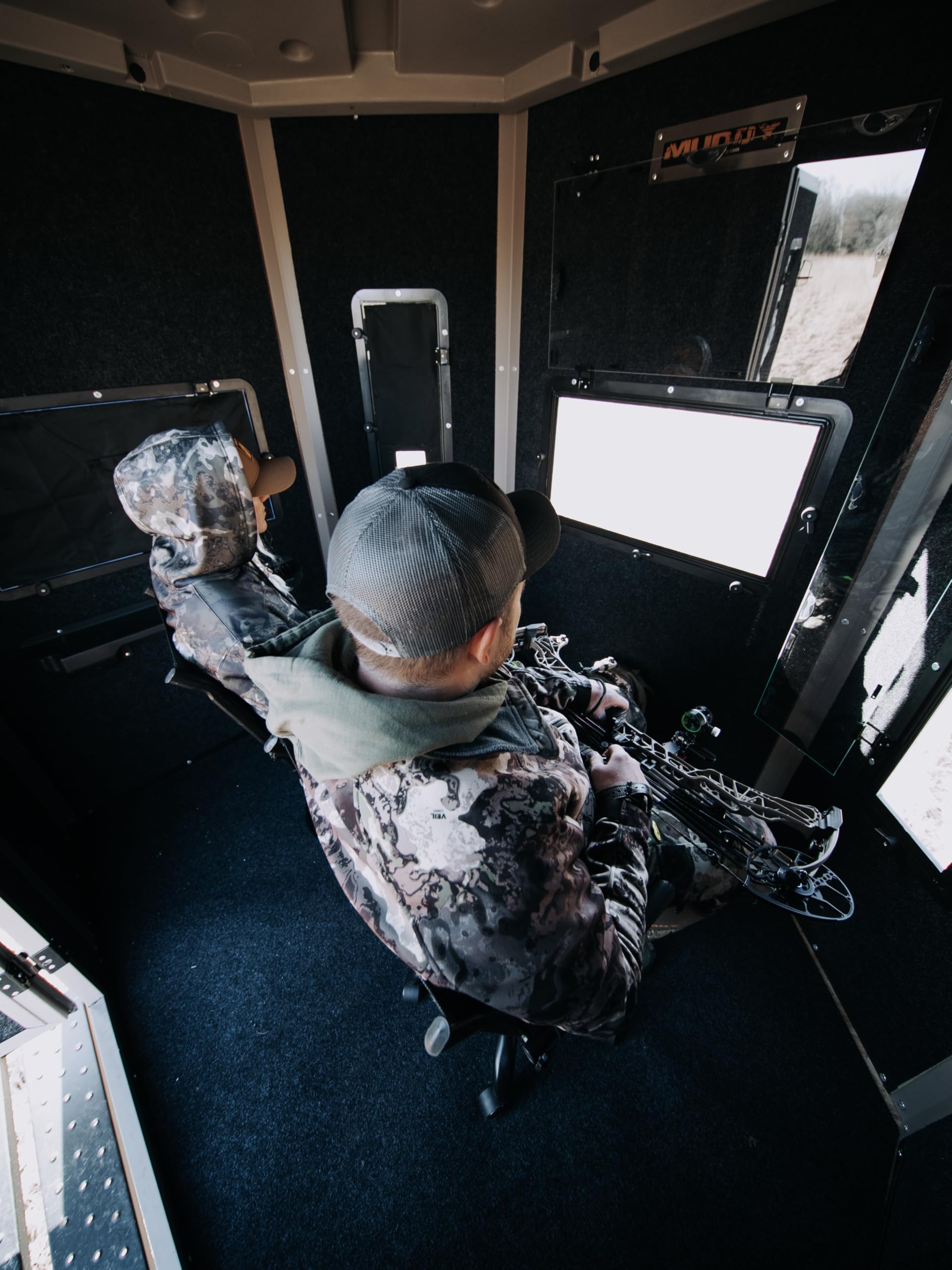 Penthouse Muddy Box Blind w/Elite 5' Tower, Steel Wall Construction, Cracked Mud Camo