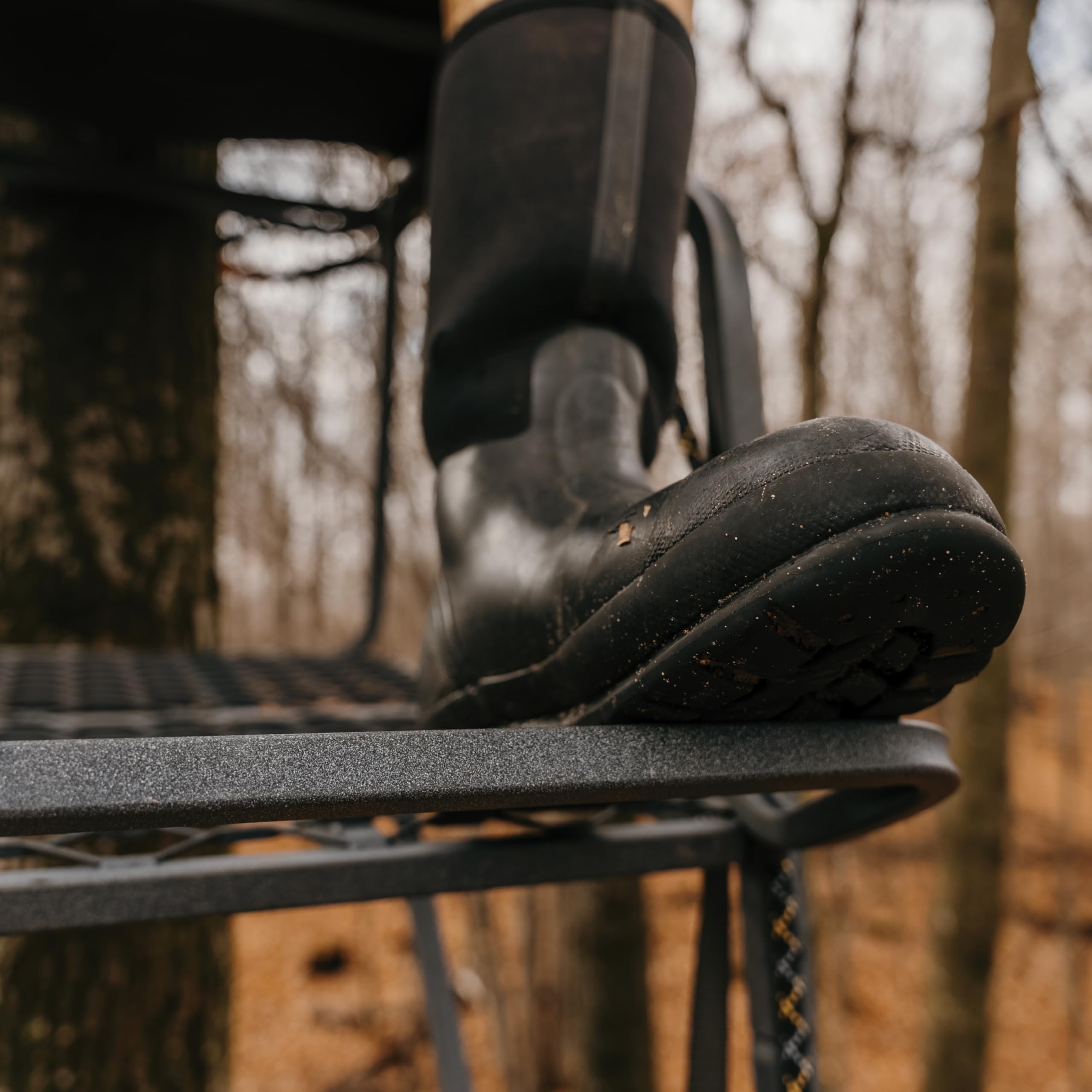 Jumbo Jack™ LS 1-Man Ladder Stand, Rivers Edge® 19’ Height, Lockdown™ Strapping System, Wide Flip-Up TearTuff™ Mesh Seat, Jumbo Platform, Flip-Out Footrest, 2-Way Adjustable Shooting Rail, RE676