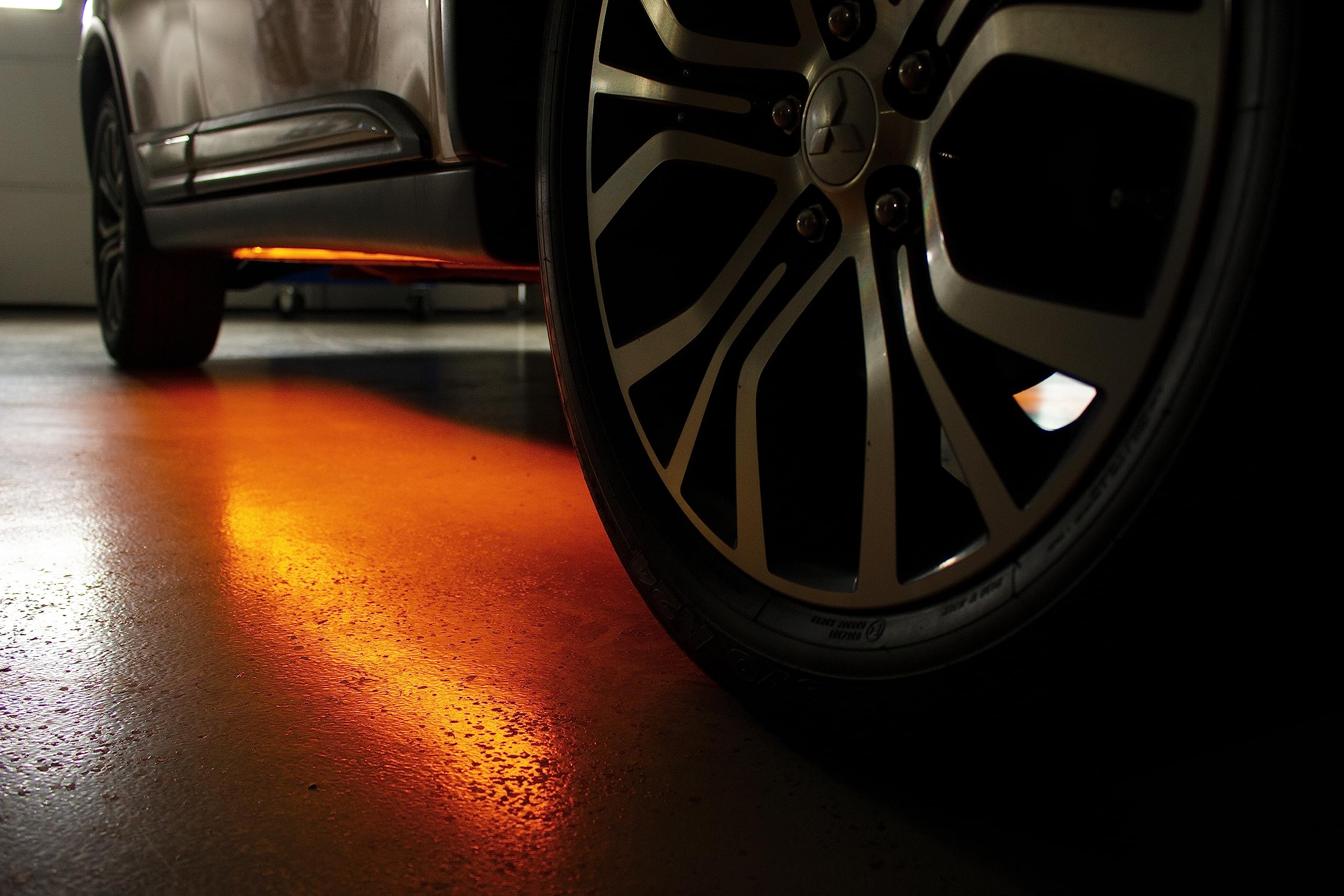 Race Sport Lighting LoPRO RSSBKIT60 60in Sidekick Sequential Running Board LED Strip Kit (White-Amber)