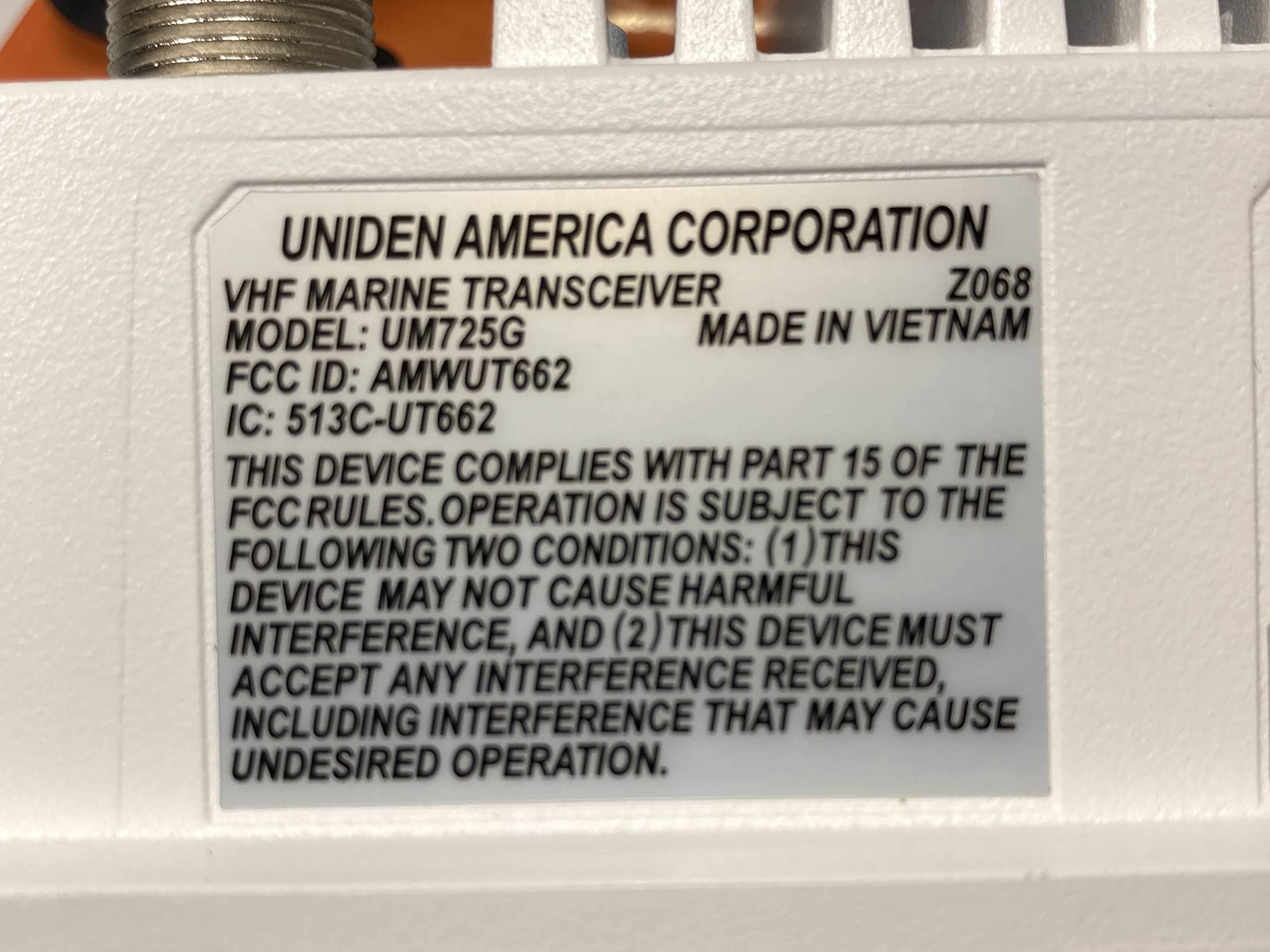 Marine VHF Radio Uniden UM725G, All USA, Canada, and Intl. Marine Channels, 1Watt/25Watt Transmit Power, Largest LCD Screen in Class, NOAA Weather Channels w/Alerts, Speaker Mic, GPS Built-in.