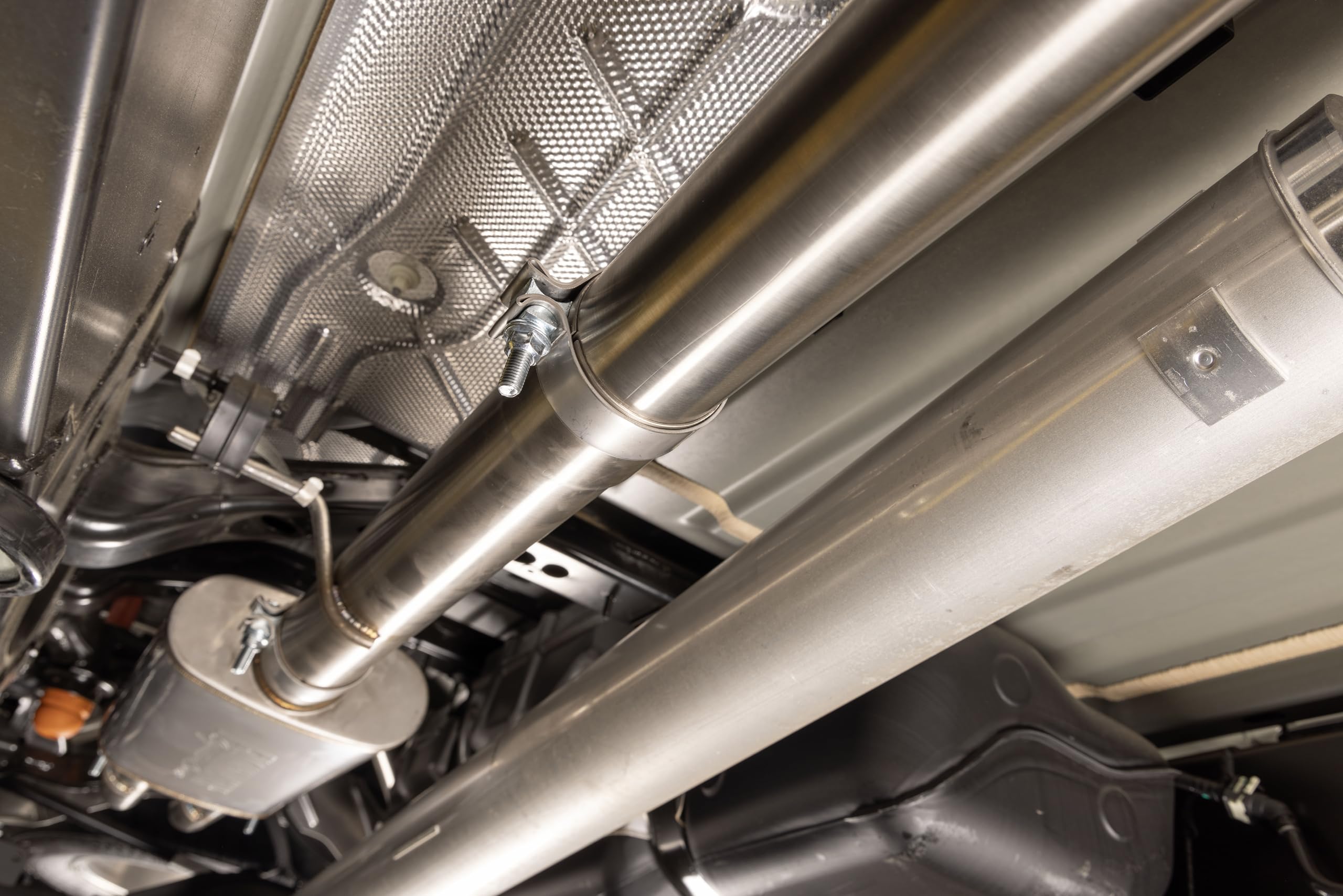 Flowmaster Signature Series 737889 Exhaust Kit 3 Inch 304 Stainless Steel 4.5 Inch Black Chrome Tips Compatible with 2019-2024 RAM 1500 New Body 5.7L with Factory Dual Exhaust 2 & 4WD All Wheelbases