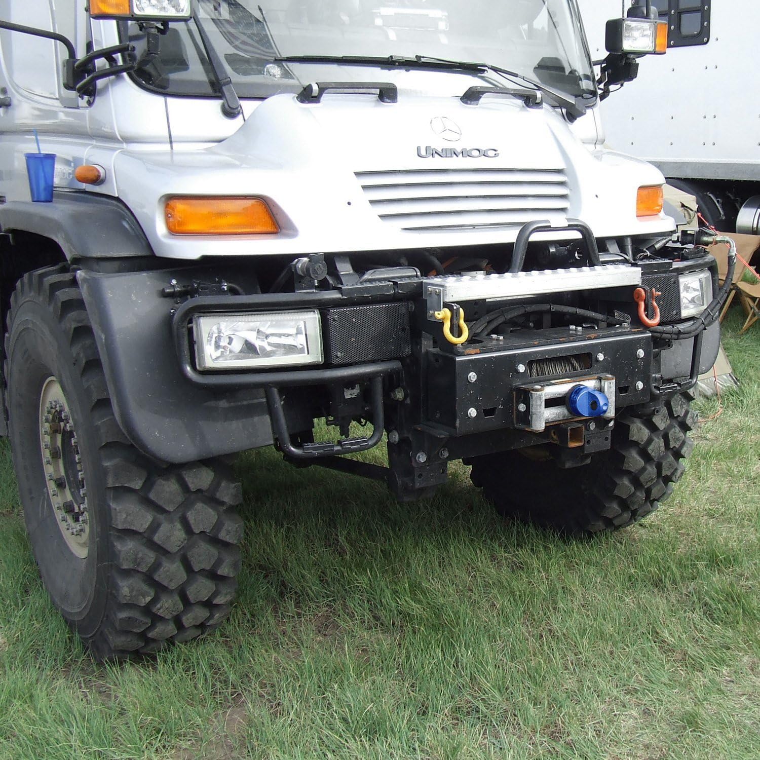 ProLink Factor 55 Winch Shackle Mount for Large Overland and Military-Style Vehicles, Fits Lines Up to 1/2" Diameter - Blue
