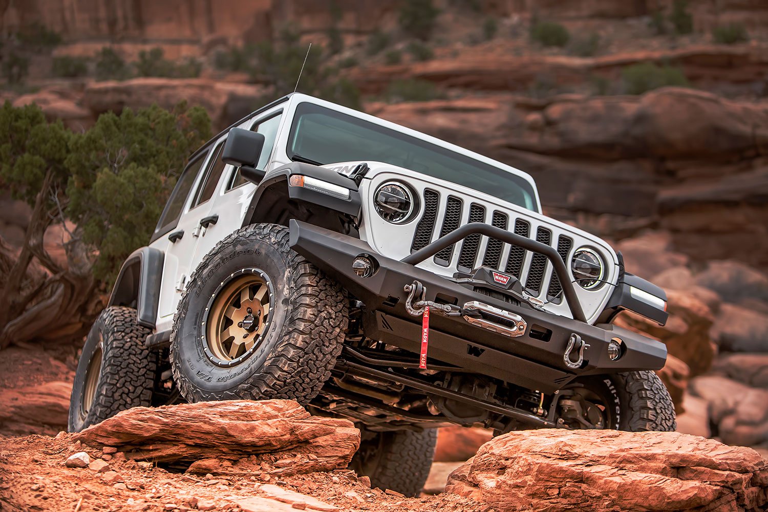 Elite Series WARN 101337 Full-Width Front Bumper with Grille Guard Tube, Fits: Jeep Wrangler JL (2018-2020) and Jeep Gladiator (2020)