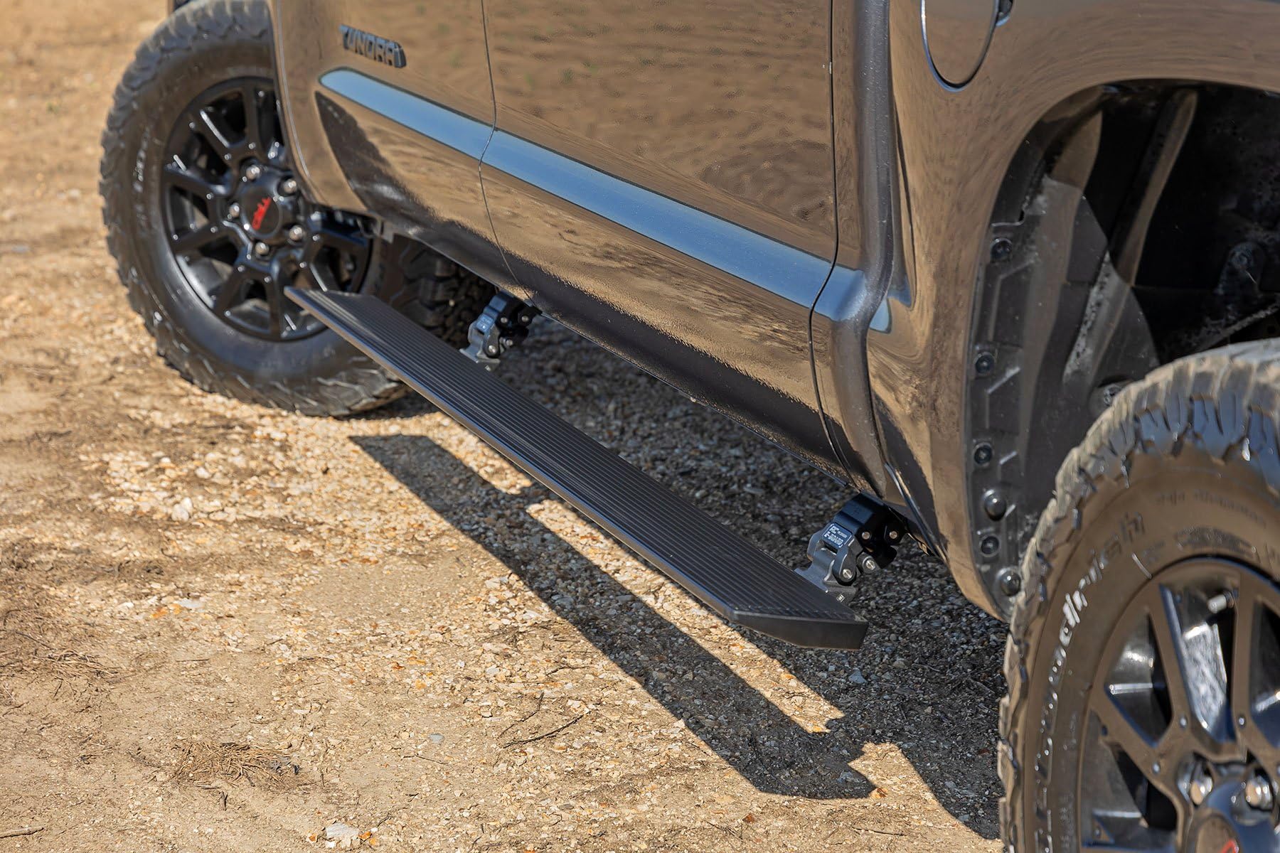 Power Running Boards Rough Country with LED Step Lights for Toyota Tundra, CrewMax (2007-2021) - Dual Motor i-Force Electric Powerstep Board & Retractable Truck Steps