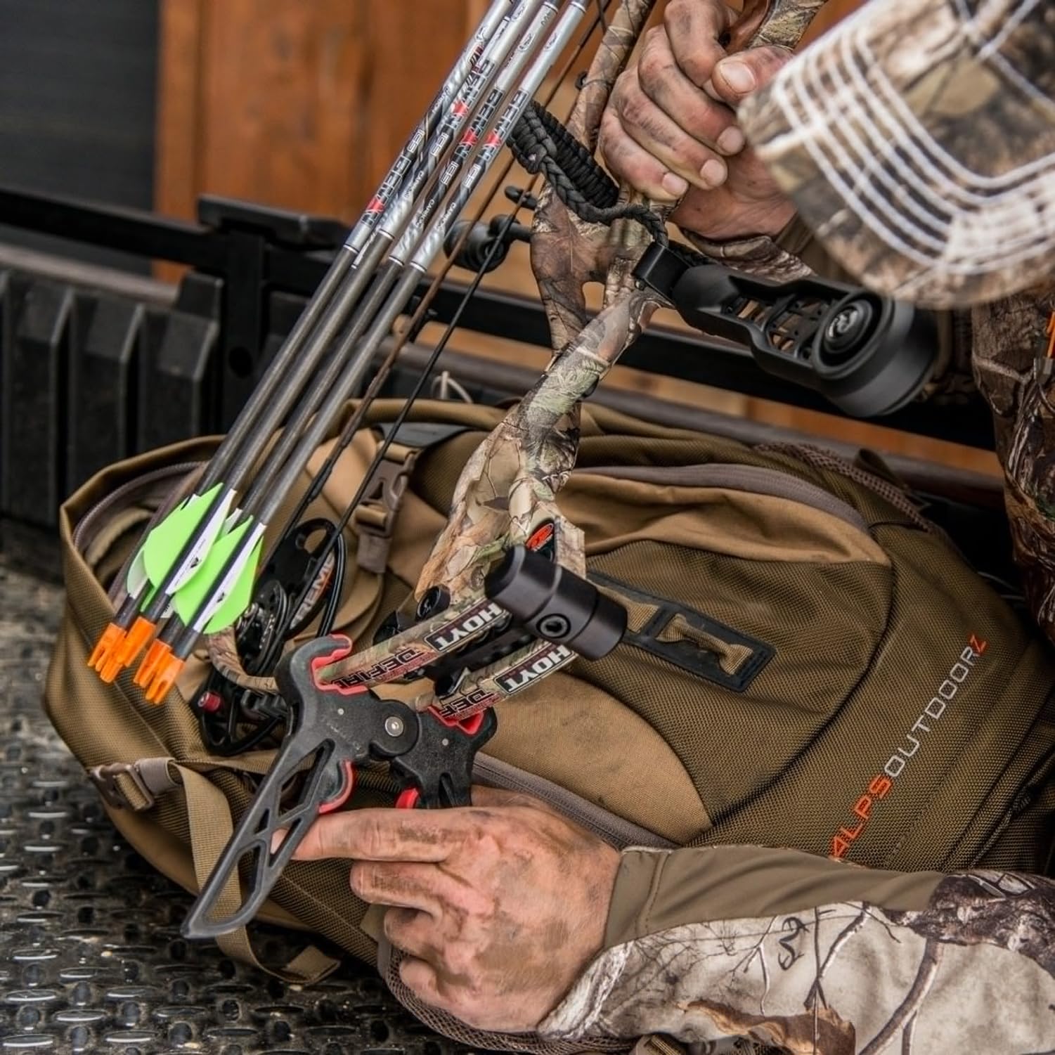 Bow Jack TRUGLO Folding Bow Stand, Mini Wide, Black