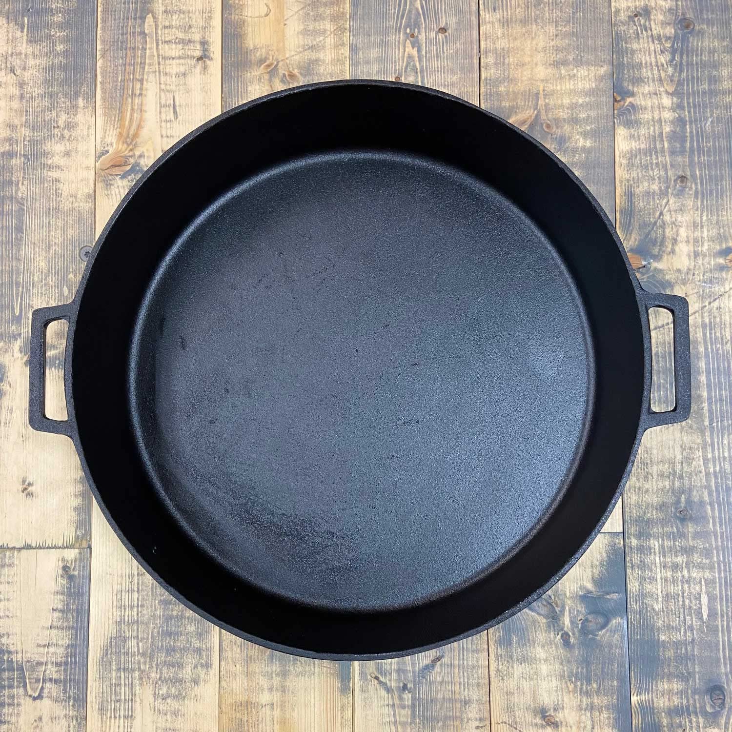 20 Inch Bayou Classic Jumbo Cast Iron Skillet Features Dual Helper Handles Deep 3-in Sides Perfect For Breakfast Roast Pan Frying Sautéing Baking & Large Batch Cooking