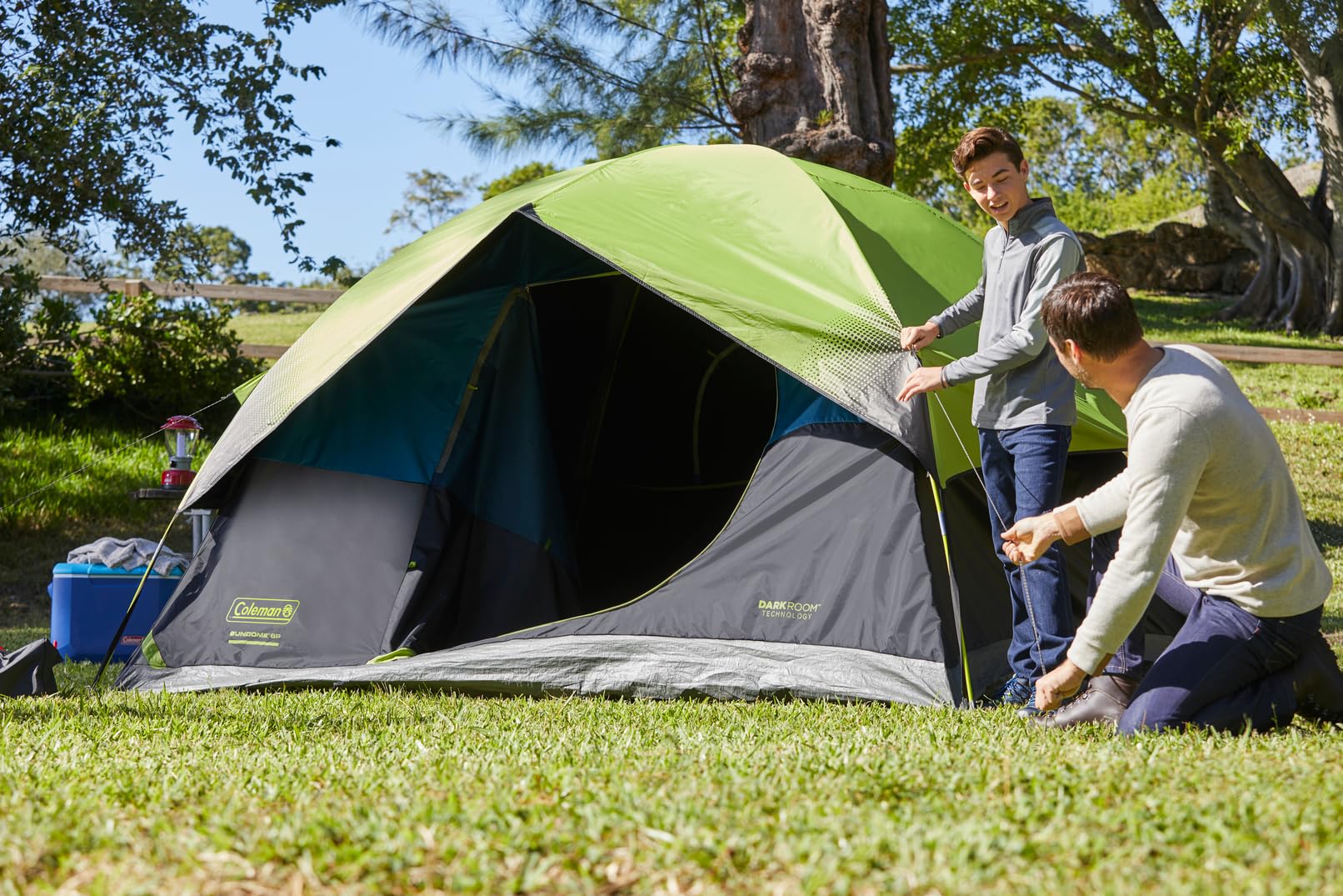 Coleman Dark Room Sundome 4/6 Person Tent, Blocks 90% of Sunlight to Keep Inside Cool, Weatherproof Tent with Rainfly Sets Up in Minutes