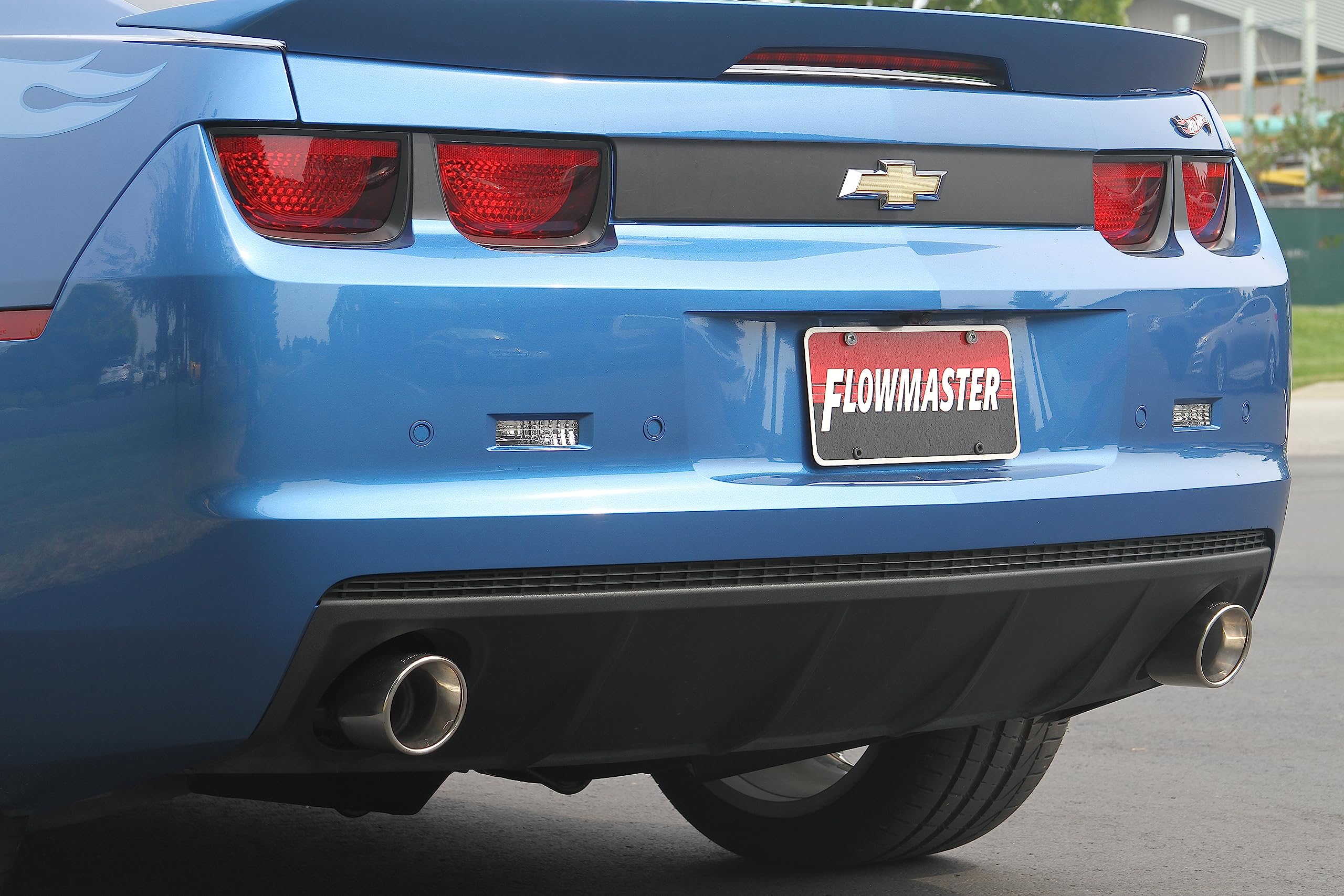 American Thunder Flowmaster 817483 Axle-Back Exhaust Kit 2.5 Inch 409 Stainless Steel 40 Series Classic Mufflers 4 Inch 304 Stainless Steel Tips Compatible with 2010-2015 Chevy Camaro 3.6L V6