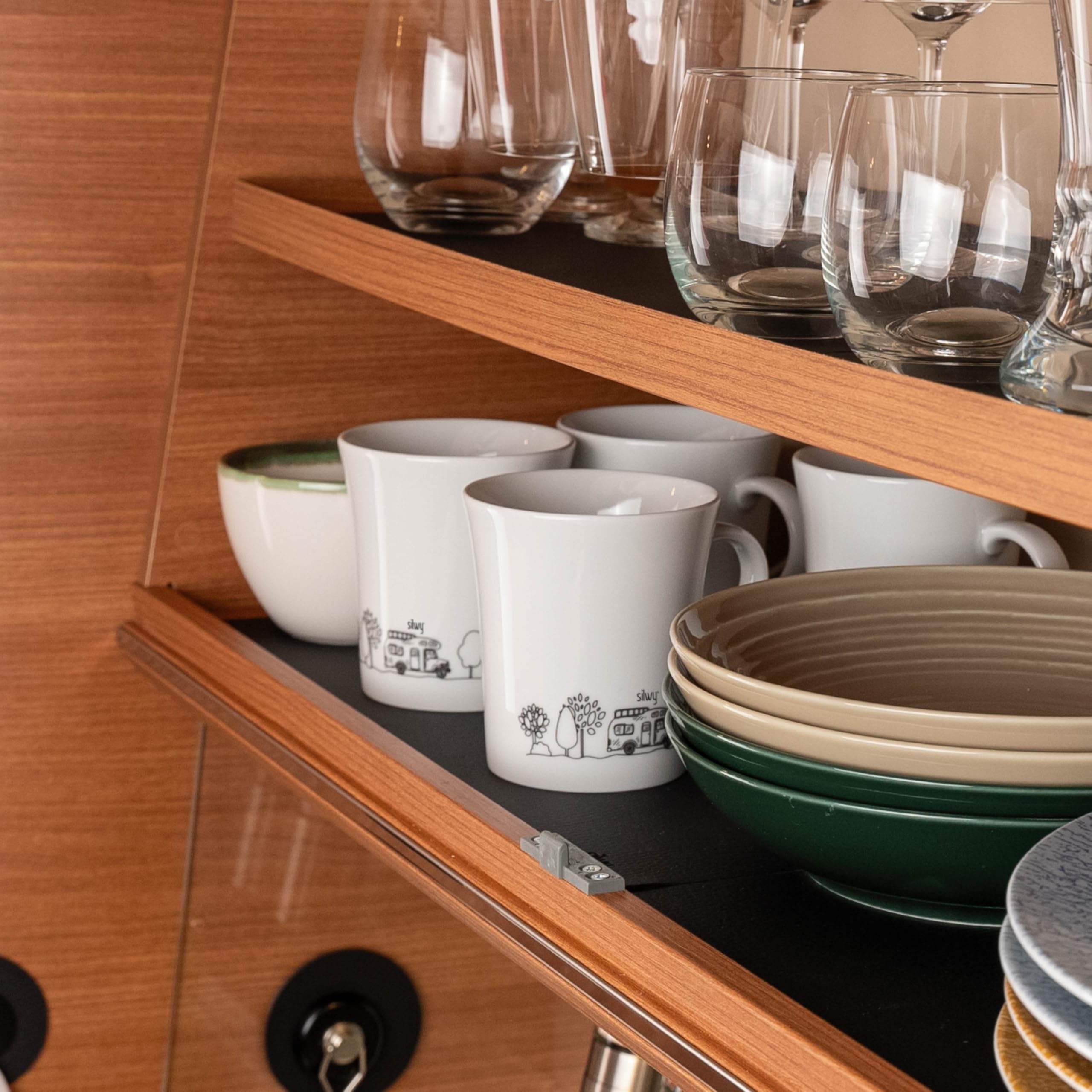Porcelain Magnetic Handle Cups silwy Einfach Anziehend. Camping (Set of 2) Includes Two Metal Nano Gel Pads Black - Non-Slip Camping and Caravanning Cups, Boat and Yacht Accessories