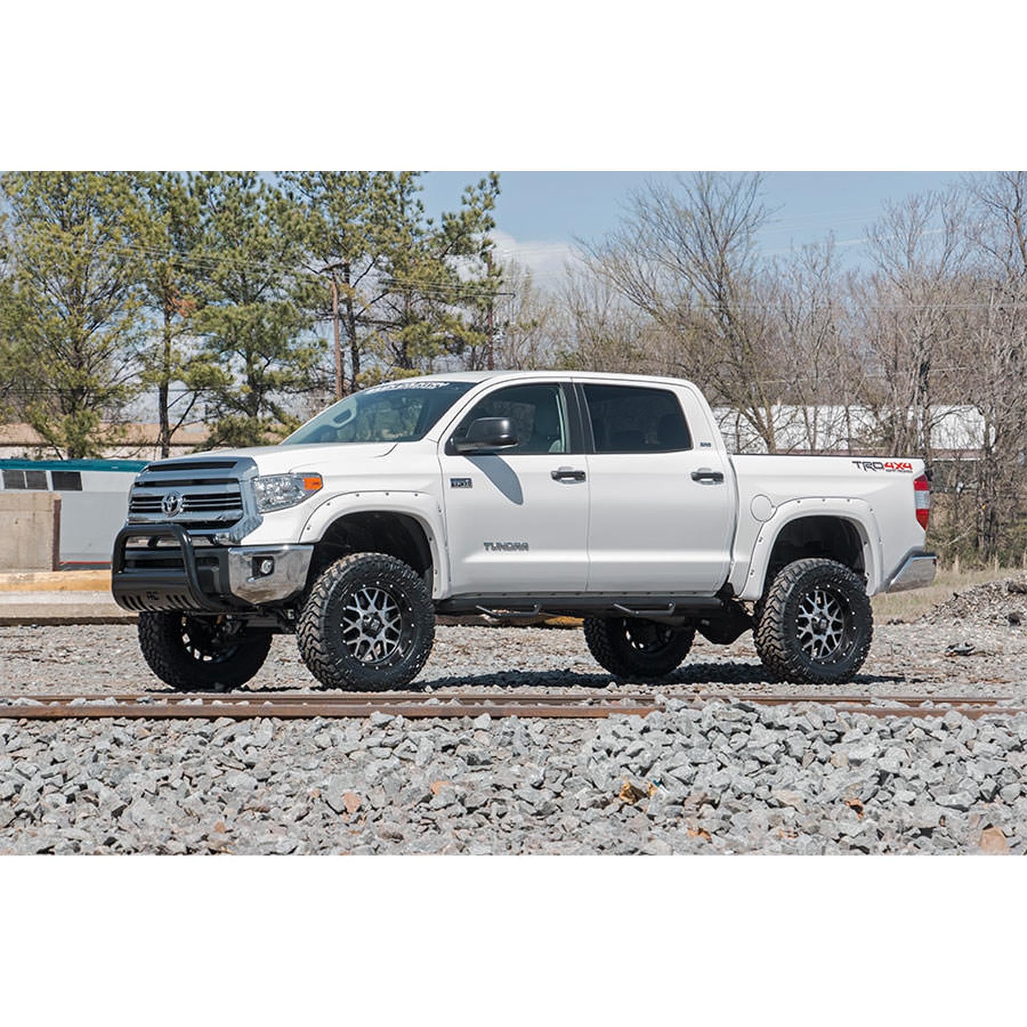 6" Rough Country Lift Kit w/M1 Struts for 2016-2021 Toyota Tundra 4WD - 75240