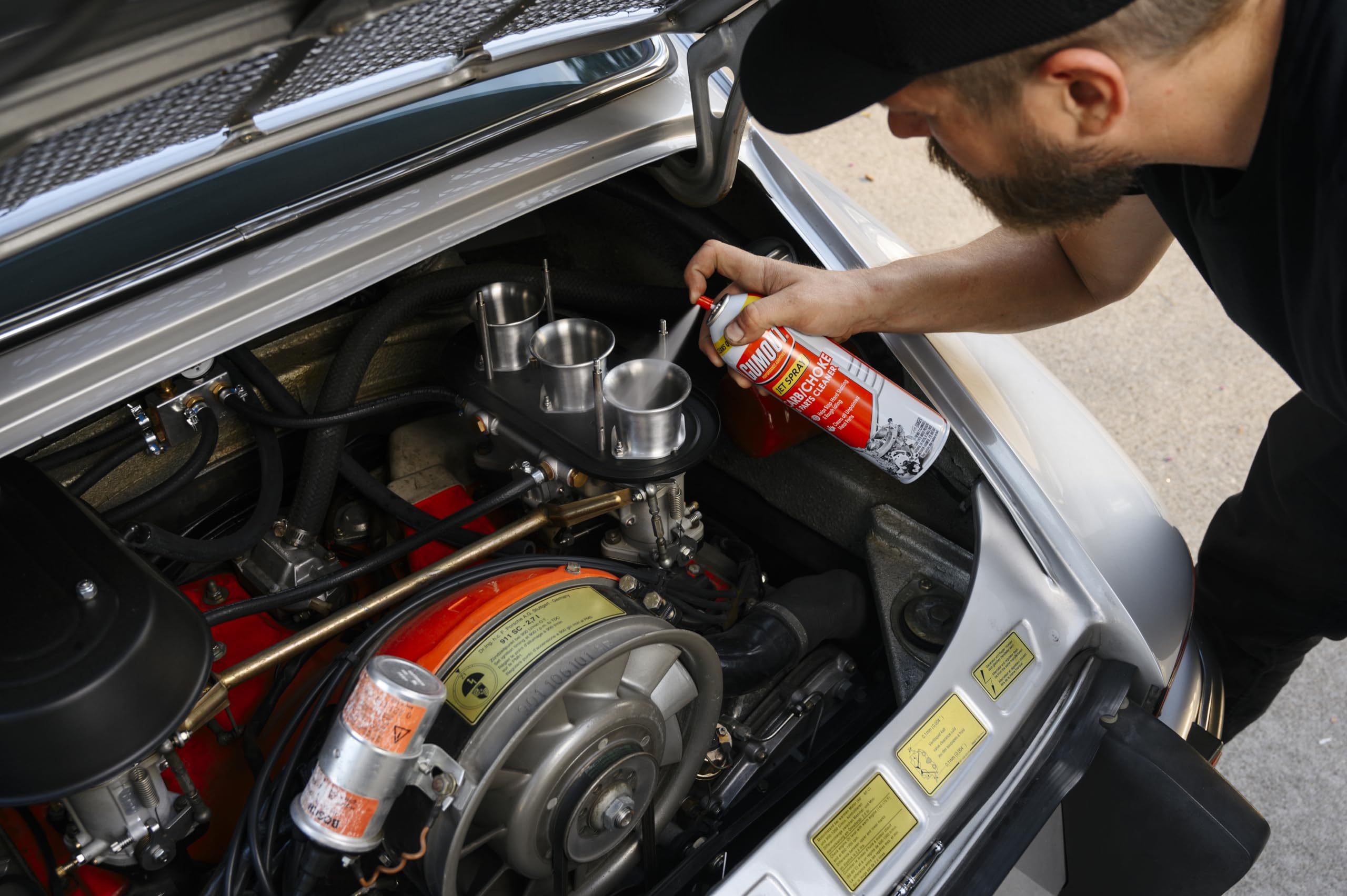 Gumout Carb/Choke 800002231 Cleaner Spray, Carb Intake Valve Cleaner, Cleans Gum, Varnish & Dirt Inside & Outside Carburetor Chamber & Prevents Future Build Up Saving on Fuel Economy 14Oz.