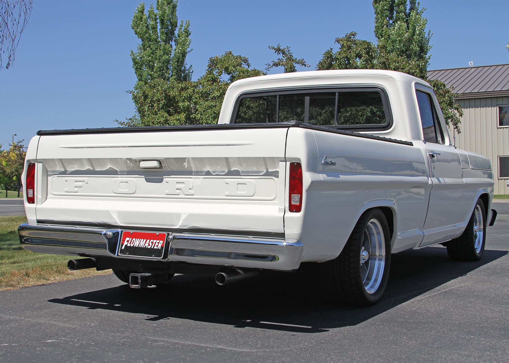 Flowmaster American Thunder 817938 Crossmember-Back Exhaust Kit 2.5 Inch 409 Stainless Steel Dual Exit Compatible with 1967-1972 Ford F-100/250/350 V8 Without Side Tank, 2WD Short and Long Bed