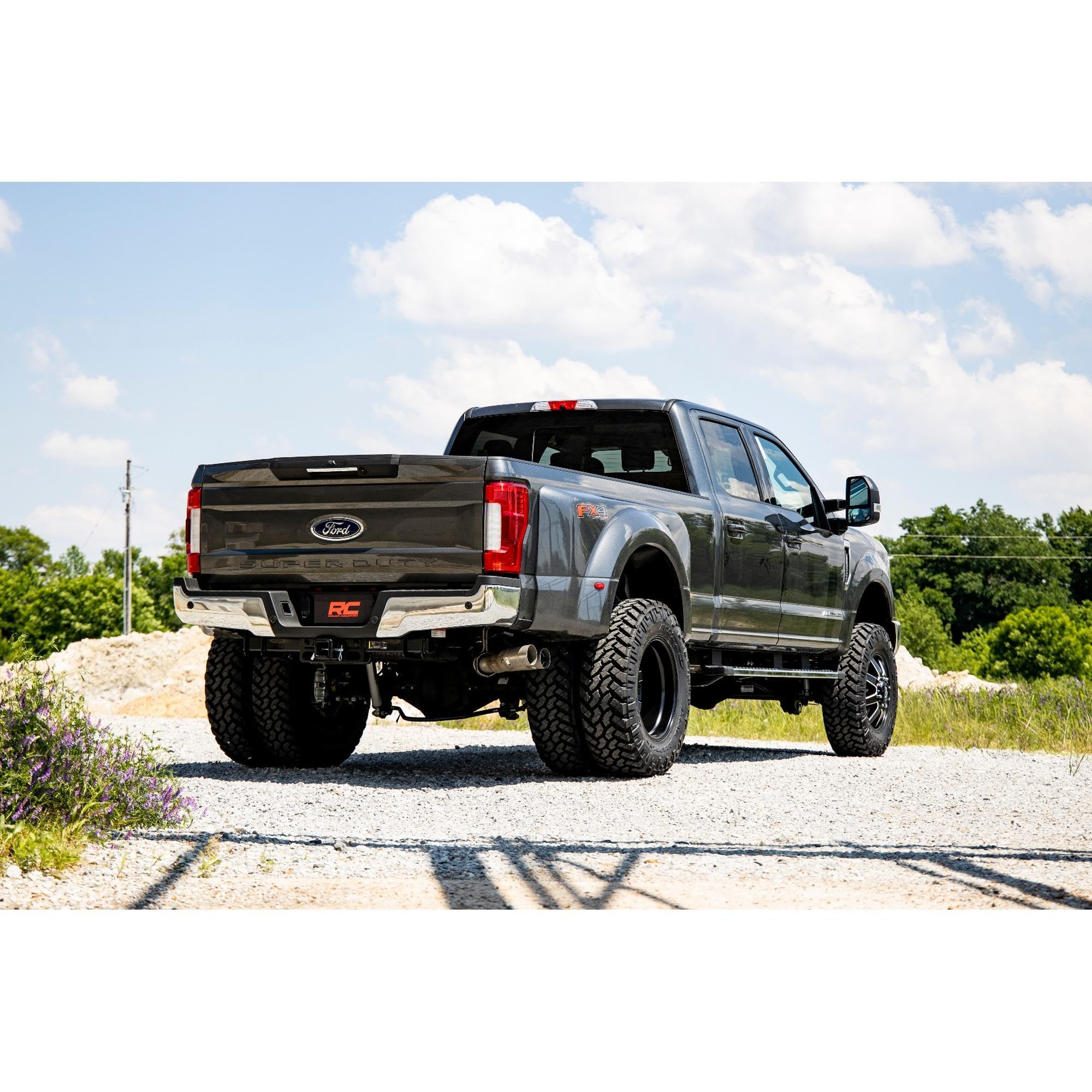 4WD Rough Country 4.5" Lift Kit for 2017-2022 Ford Super Duty Dually - 55940