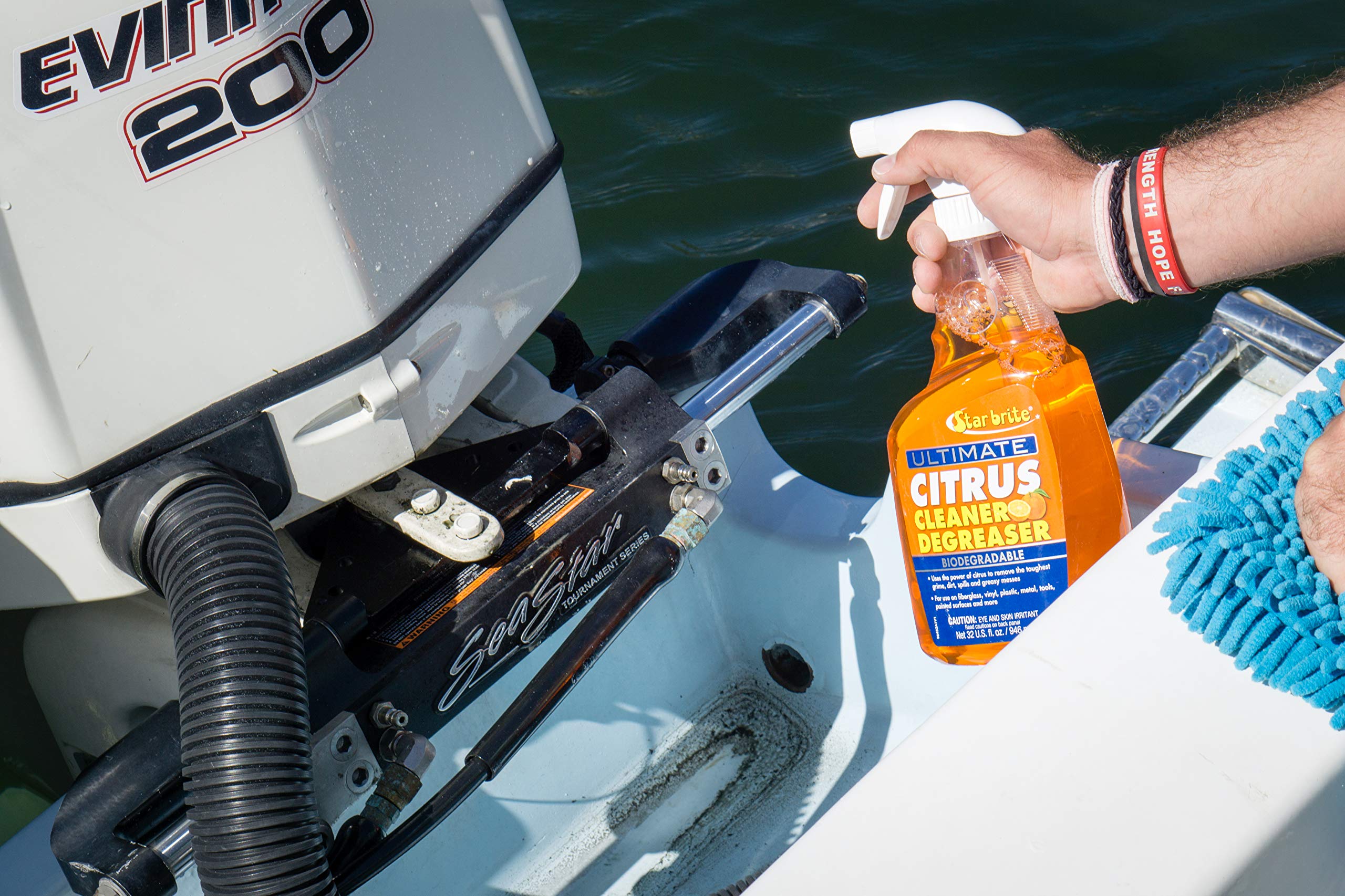 Ultimate Citrus Cleaner & Degreaser STAR BRITE - Powerful Biodegradable Formula - Boat and Home Cleaning Solution - 32 OZ (096432)