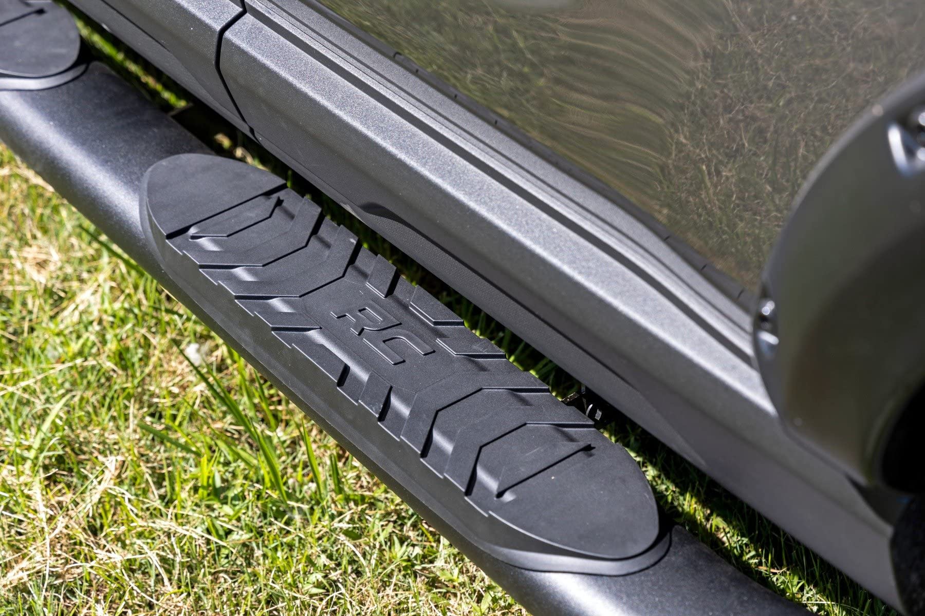 Oval Nerf Steps Rough Country for Ford Bronco Sport (2021-2025) - OEM Style Rails with Built-in Side Steps