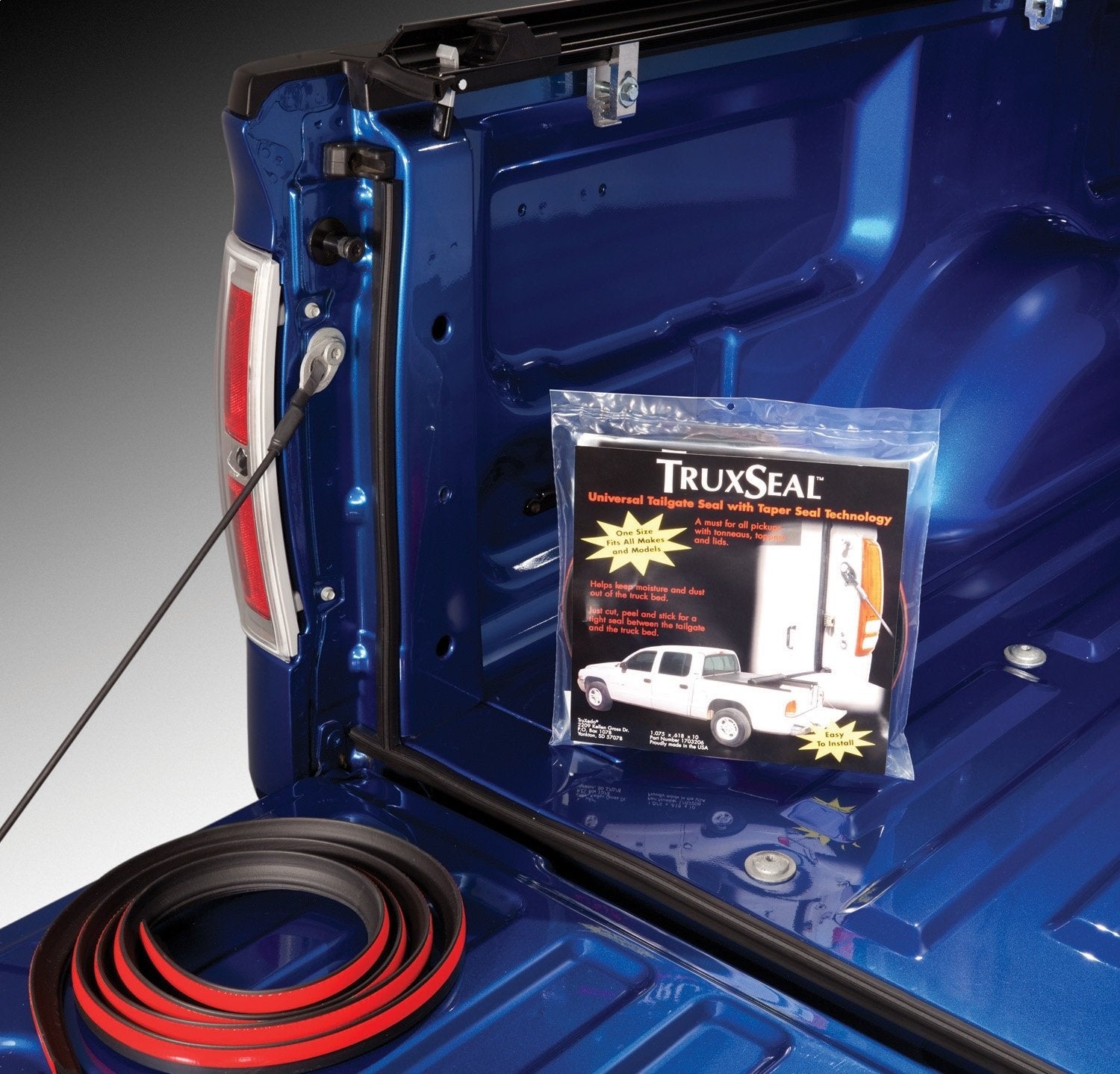 TruXseal Universal Tailgate Seal RealTruck | 1118263 | 200' Spool Universal Fitment