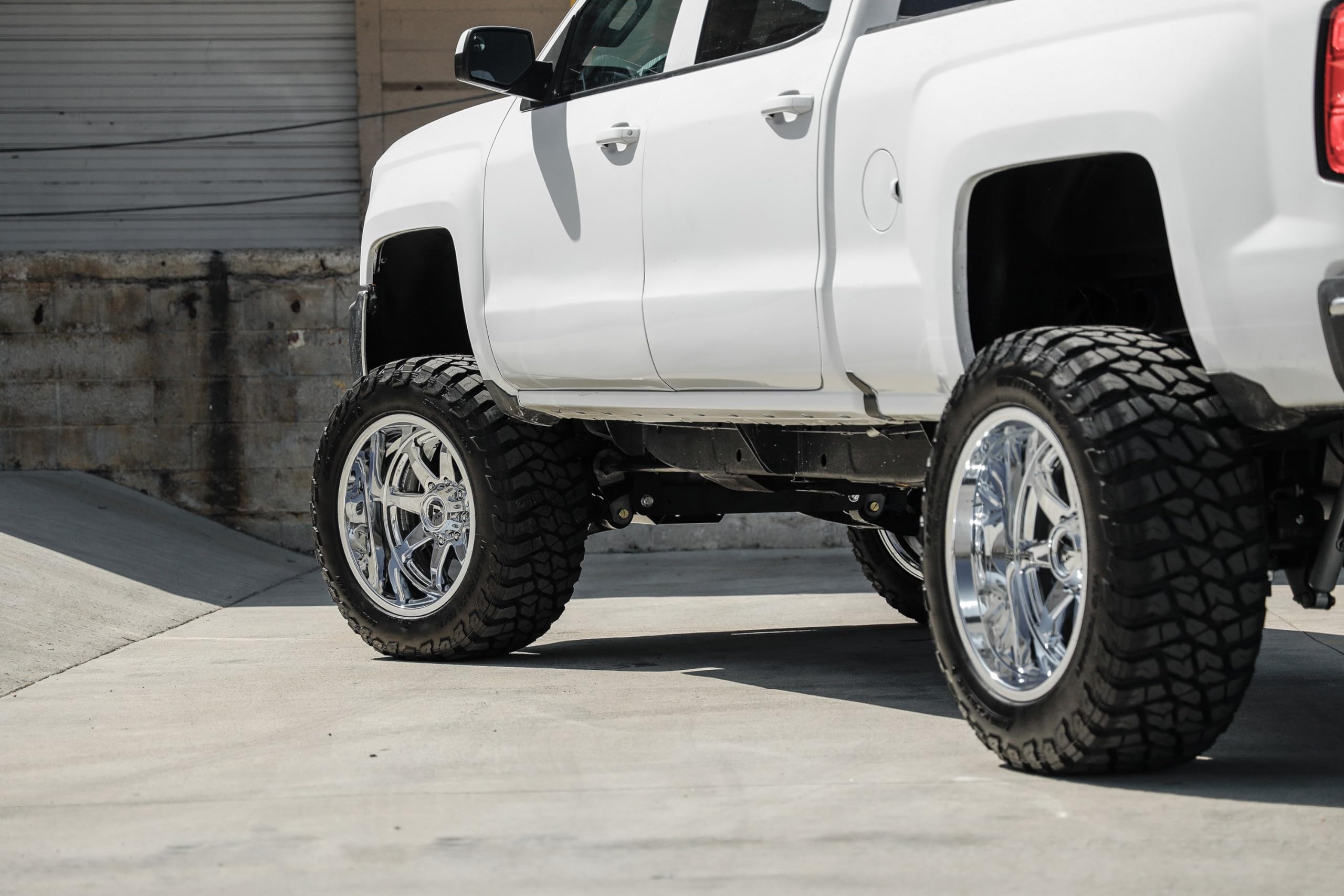 Chrome Fuel Offroad D74822008947 Wheel (22 x 10. inches /6 x 135 mm, -18 mm Offset)