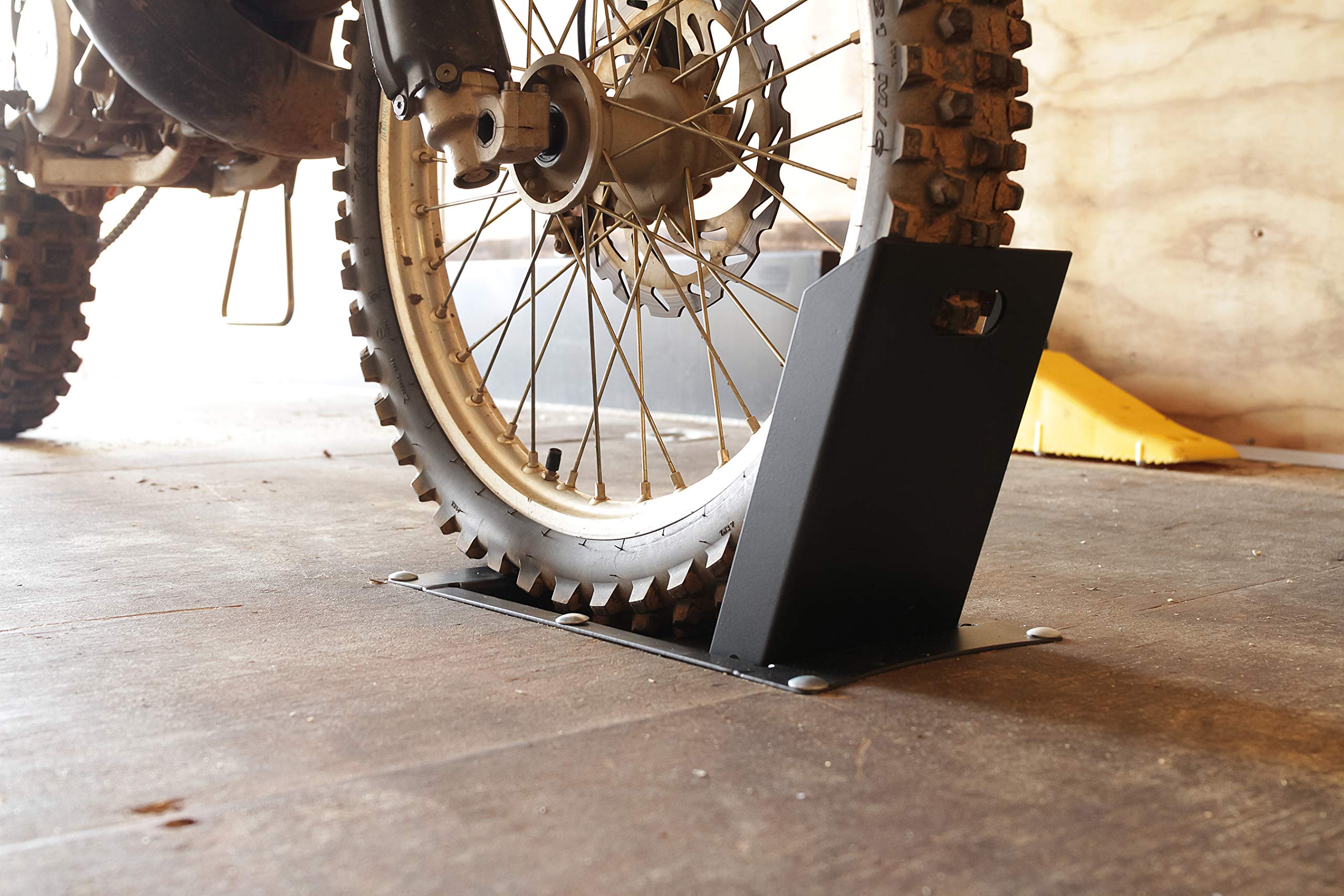 Recessed Camco Motorcycle Wheel Chock - Accommodates Most tire Sizes - Constructed of Powder-Coated Steel (66101)