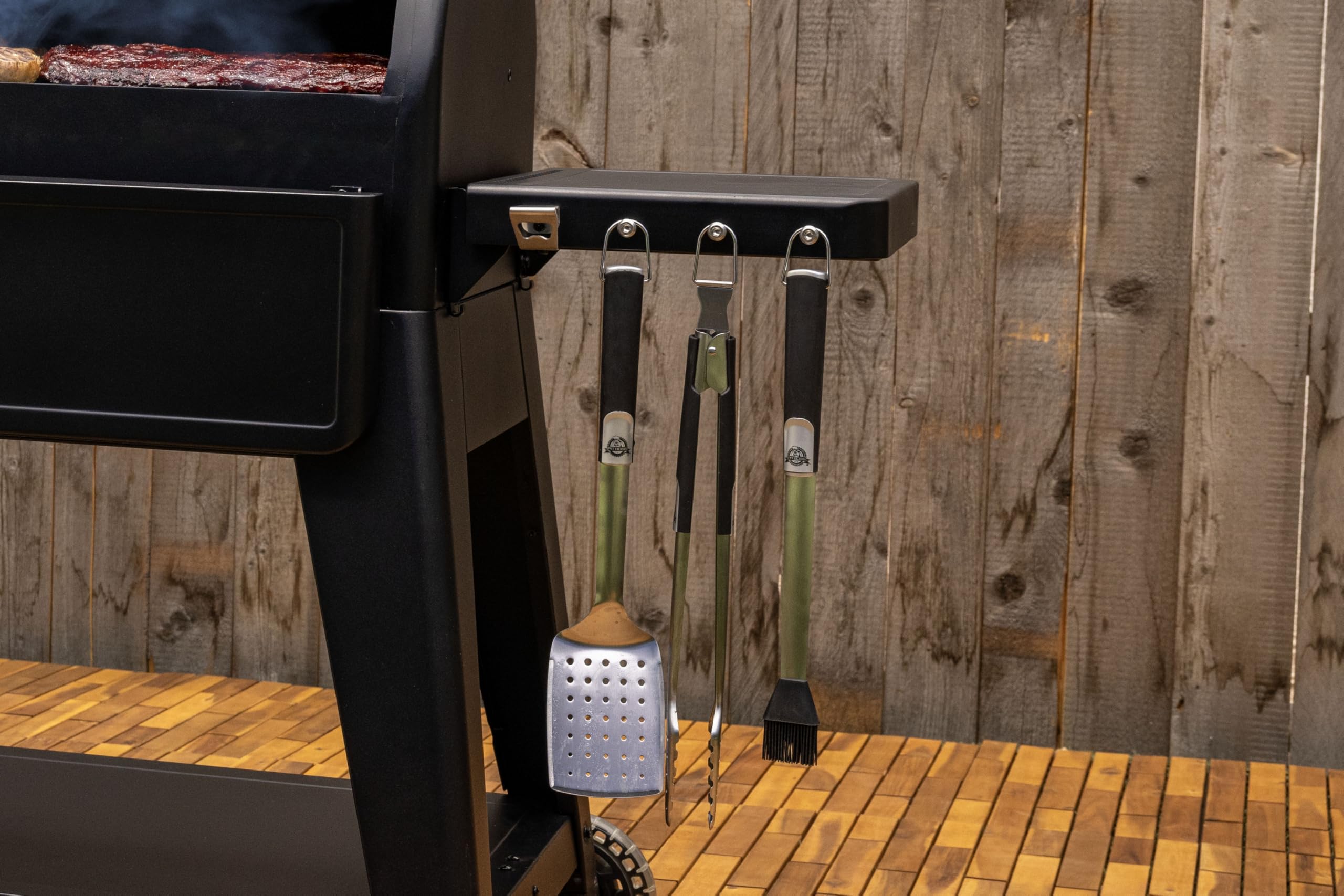 Pit Boss PB850M Navigator Connected Pellet Grill - 11111