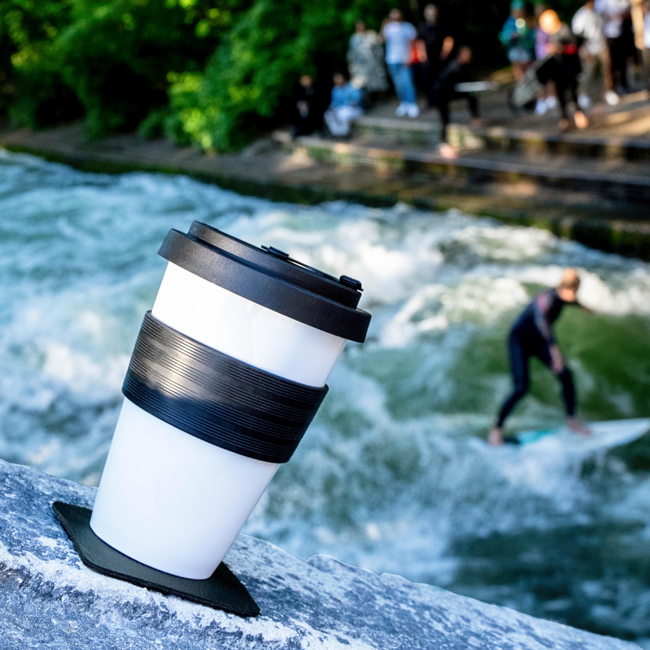Silwy® To-Go Porcelain Cup - Non-Slip Magnetic White Mug with Black Heat Protection Sleeve & Metallic Nano Gel Coaster for Camping, Caravanning, and Boating