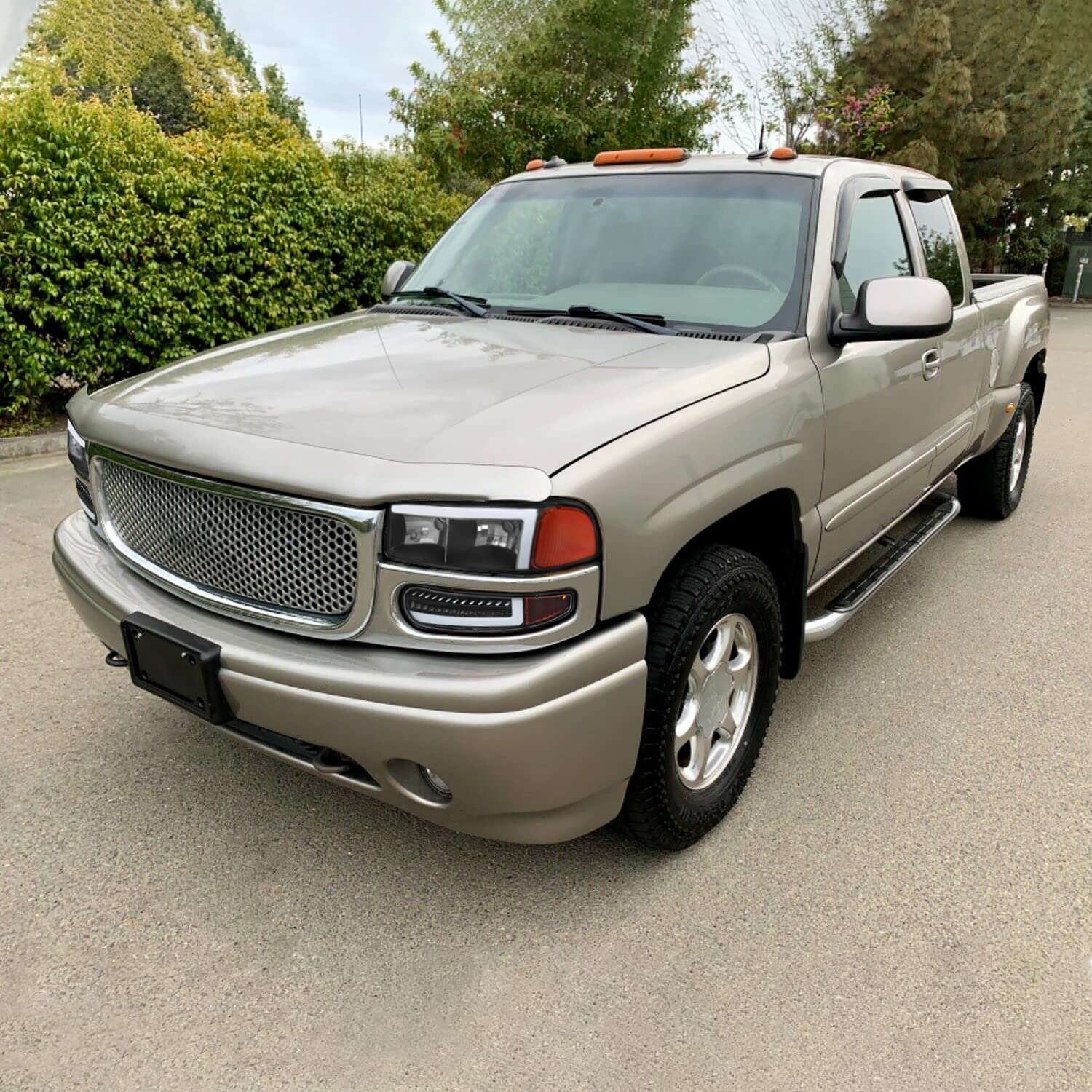 Black LED Tube Headlights + SPEC-D TUNING Sequential Bumper Lights Compatible with 2000-2006 GMC Sierra Denali, Yukon XL Denali